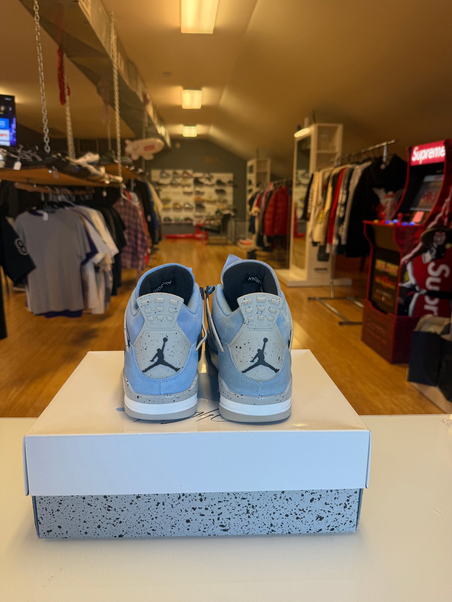 Jordan 4 University Blue