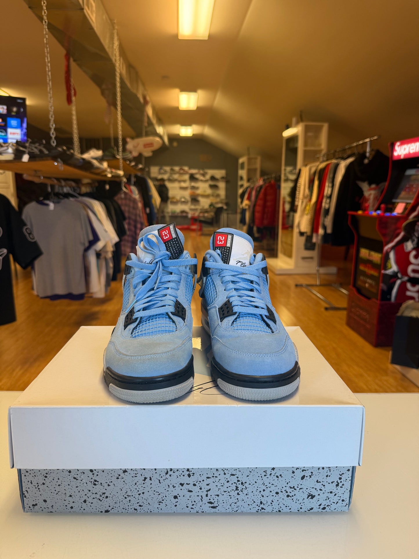 Jordan 4 University Blue
