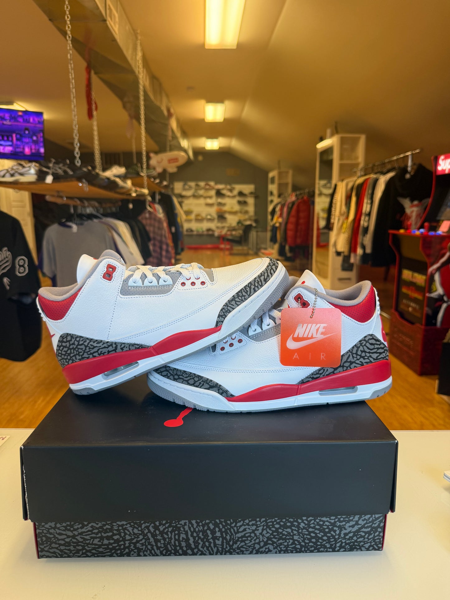 Jordan 3 Fire Red