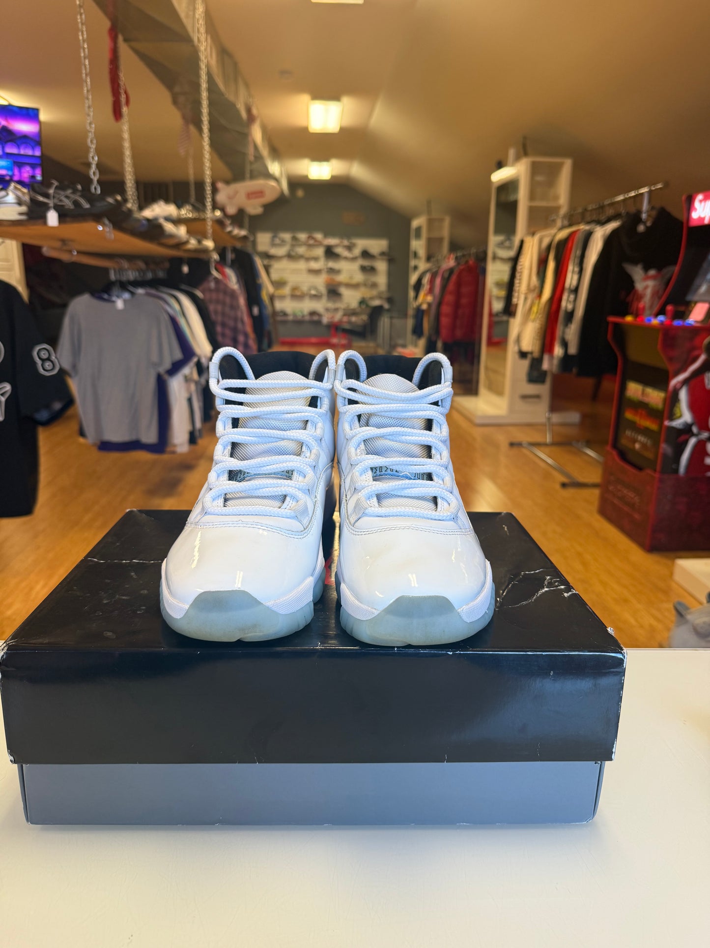 Jordan 11 Legend Blue