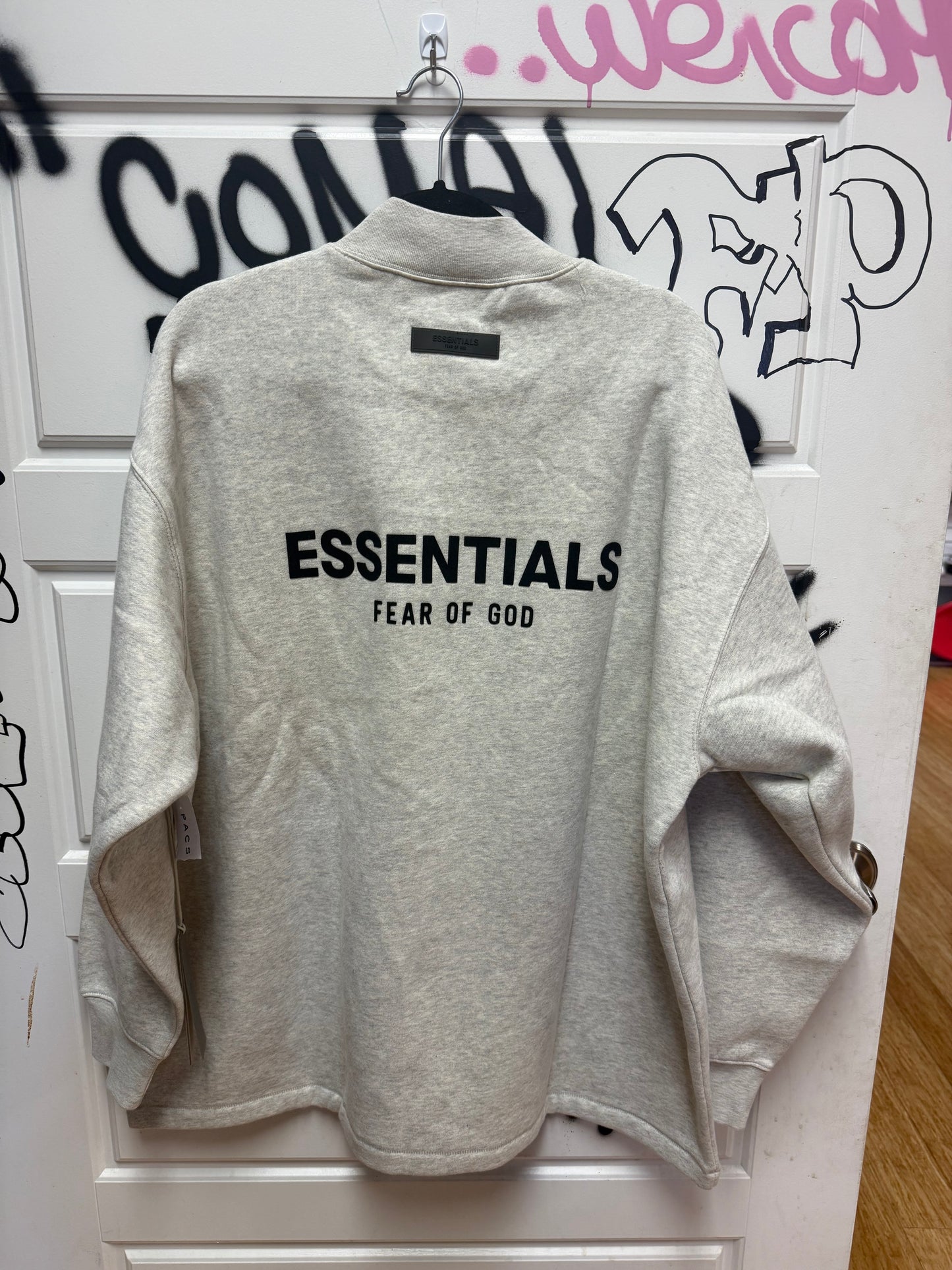 Essentials fear of god crewneck