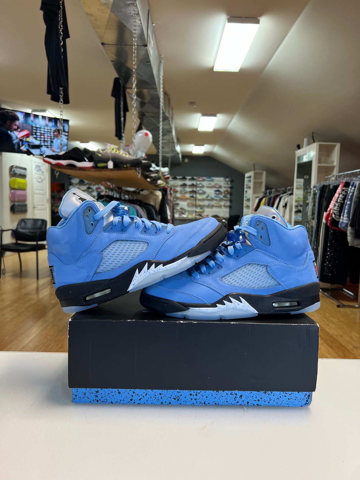 Jordan 5 UNC