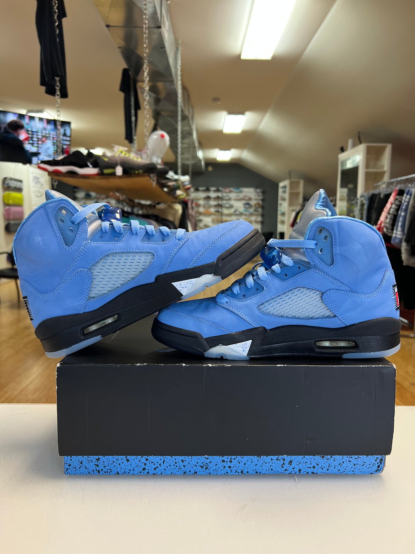 Jordan 5 UNC