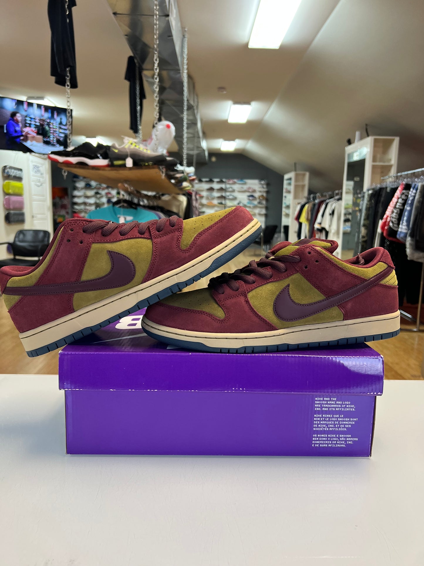 Nike Dunk SB Dark Team Red Olive