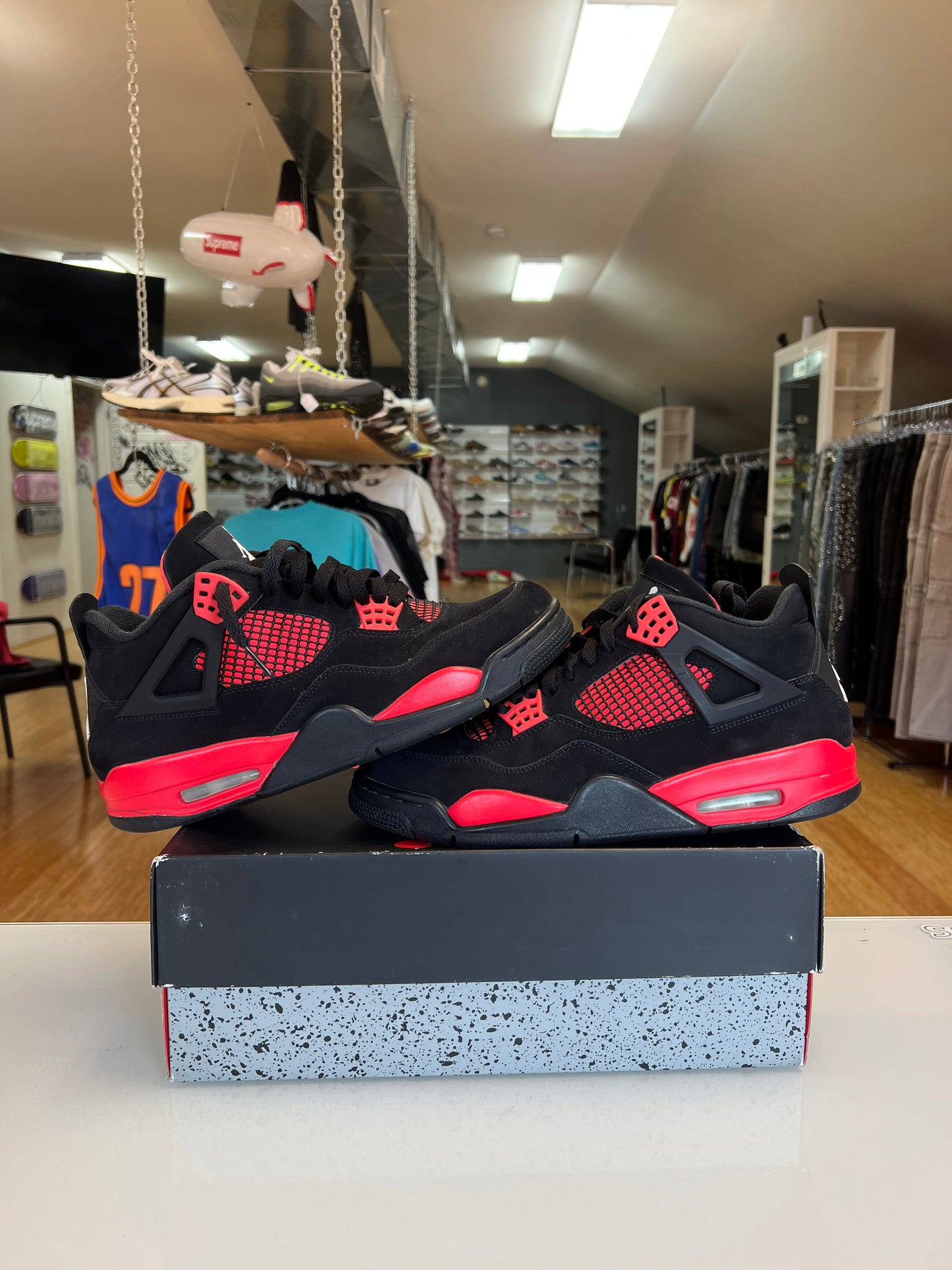 Jordan 4 Red Thunder