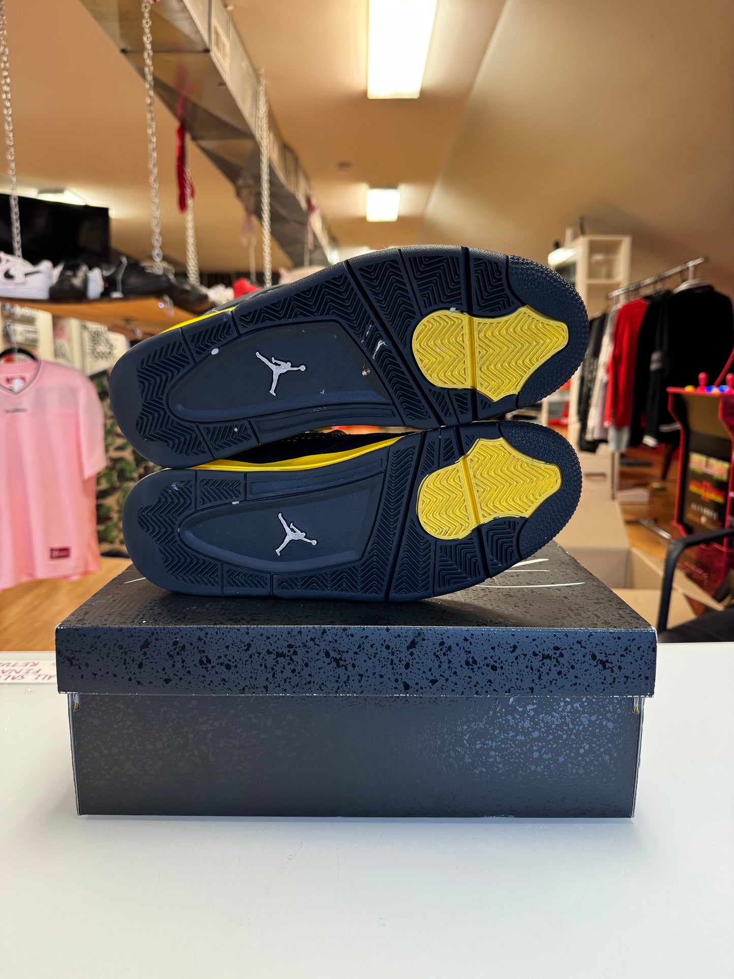Jordan 4 Yellow Thunder