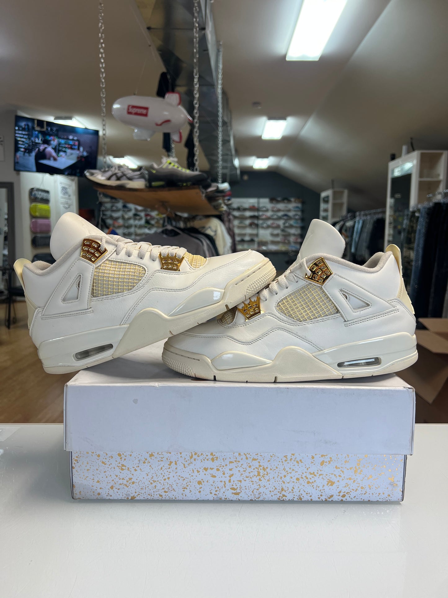 Jordan 4 Metallic Gold