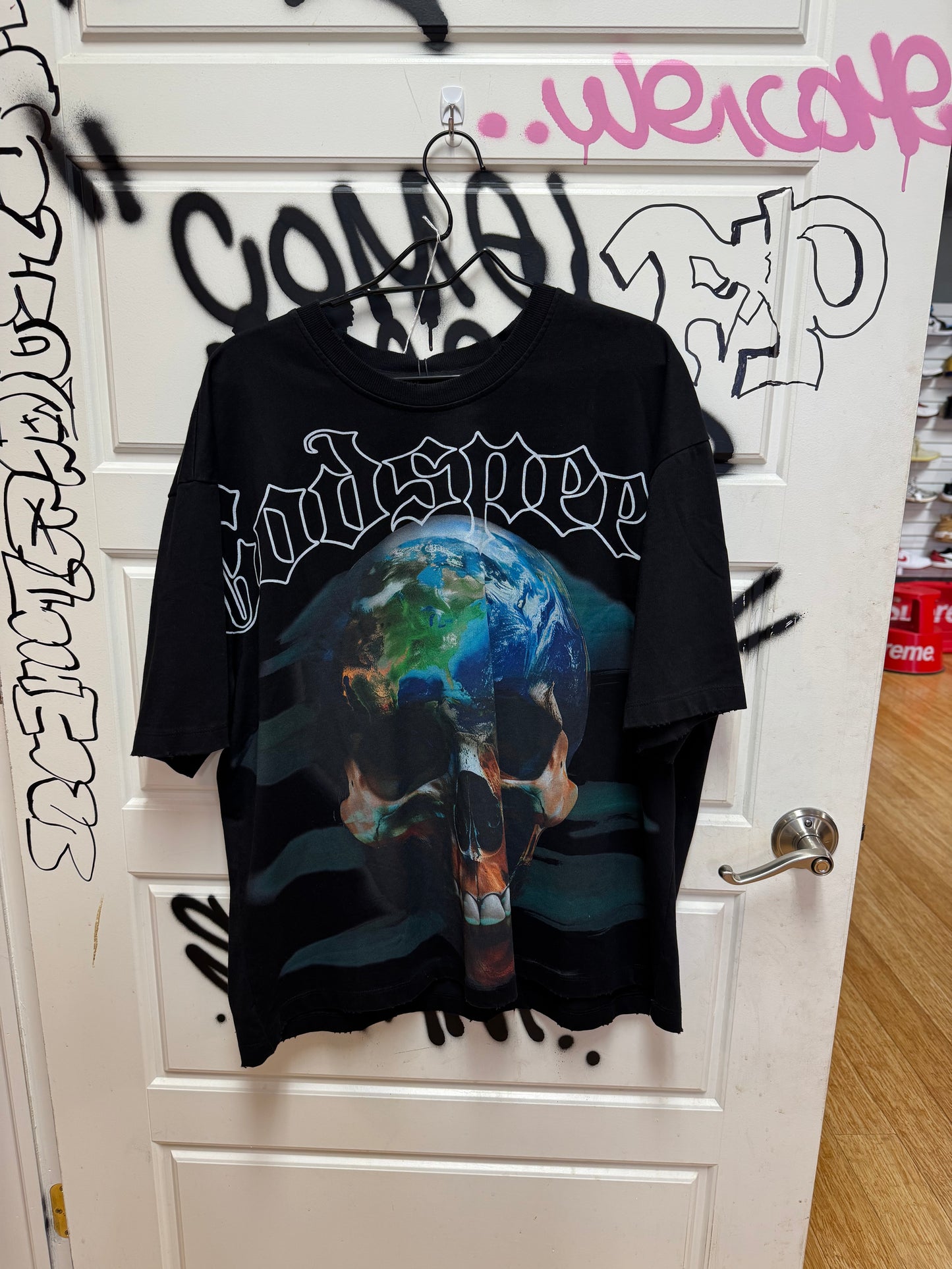 Godspeed Tee Skull Earth