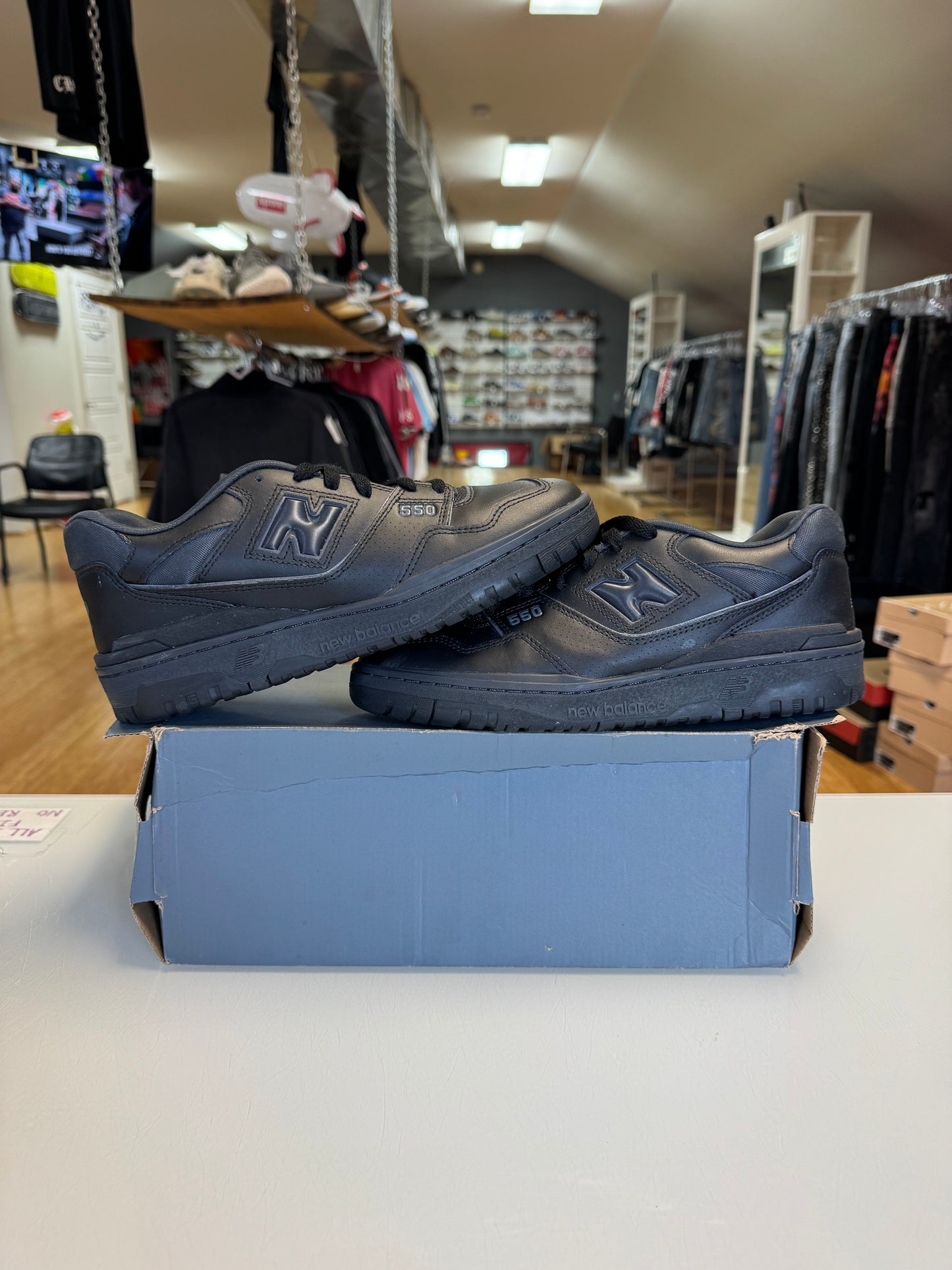 New balance 550 triple black