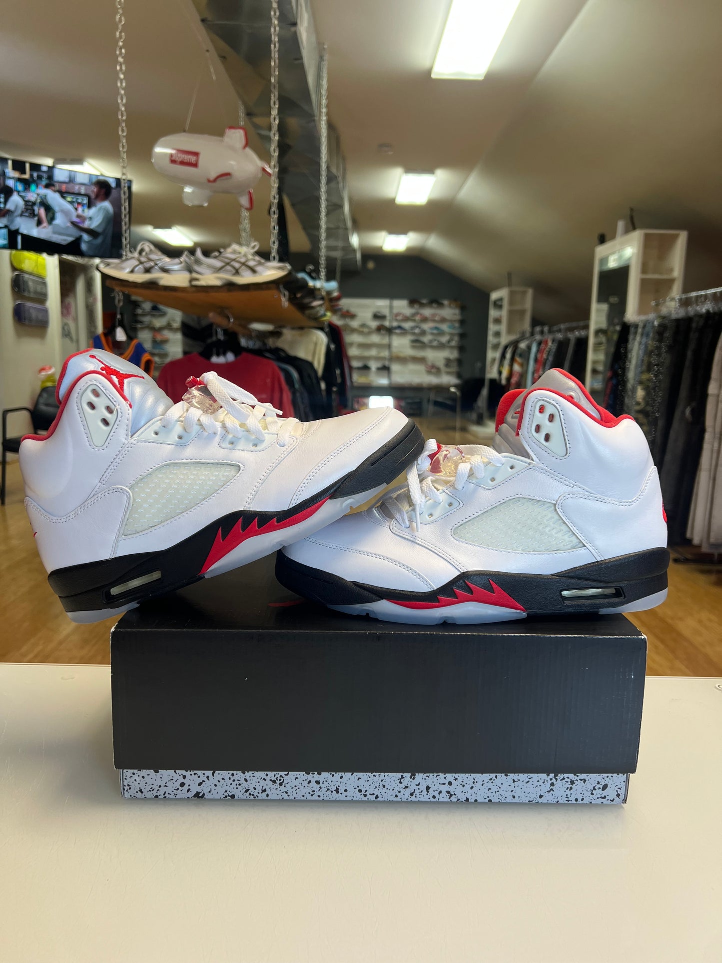 Jordan 5 Fire Red