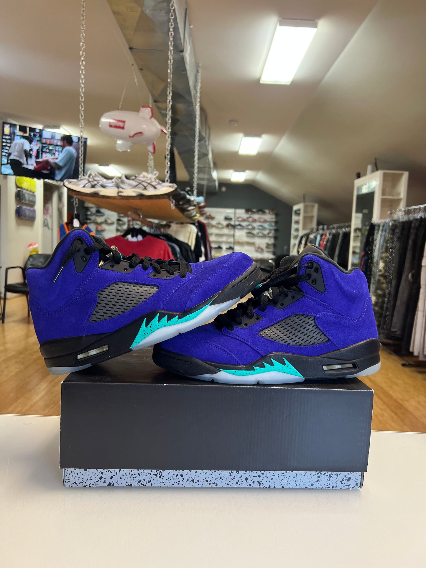 Jordan 5 Alternate Grape