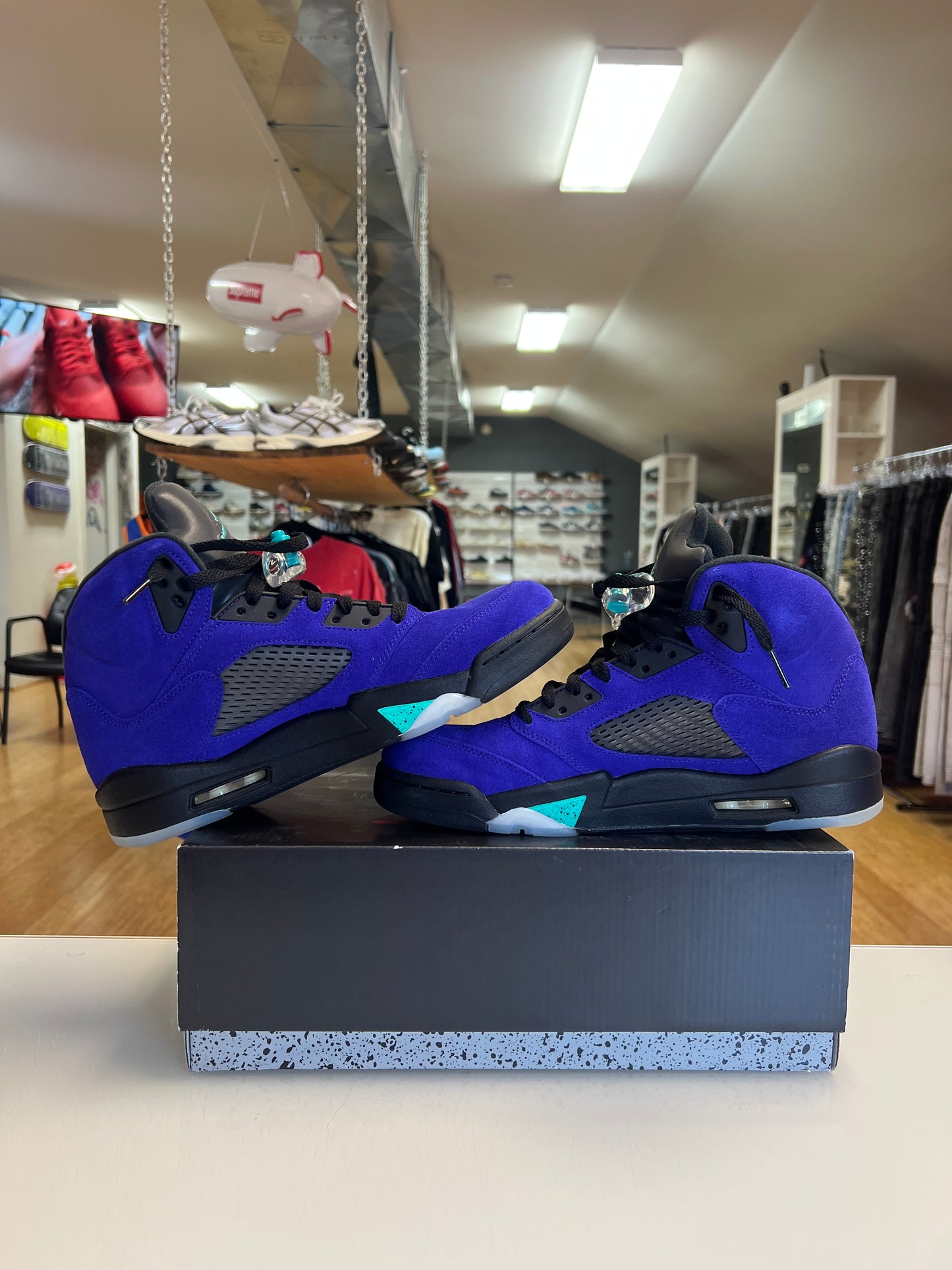 Jordan 5 Alternate Grape