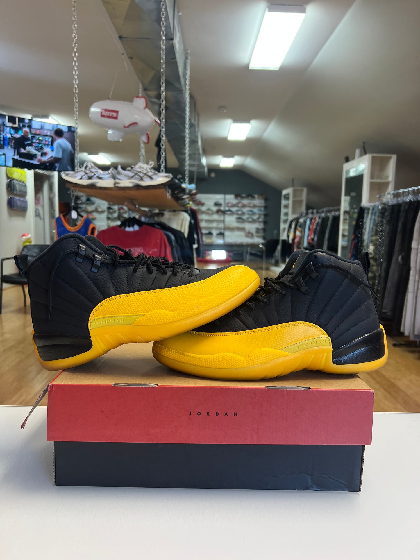 Jordan 12 University Gold