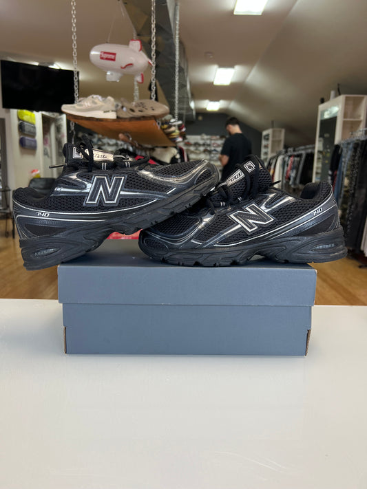 New Balance 740