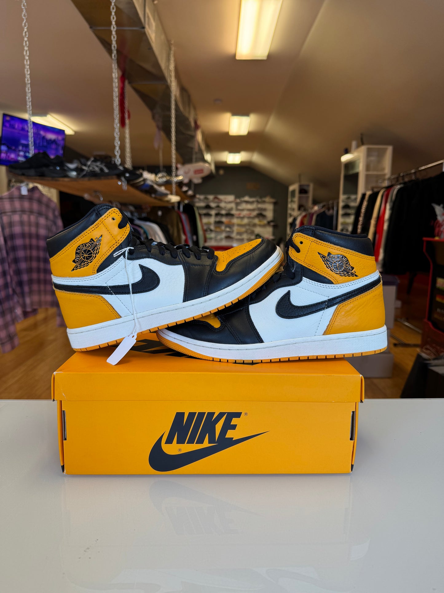 Jordan 1 high taxi