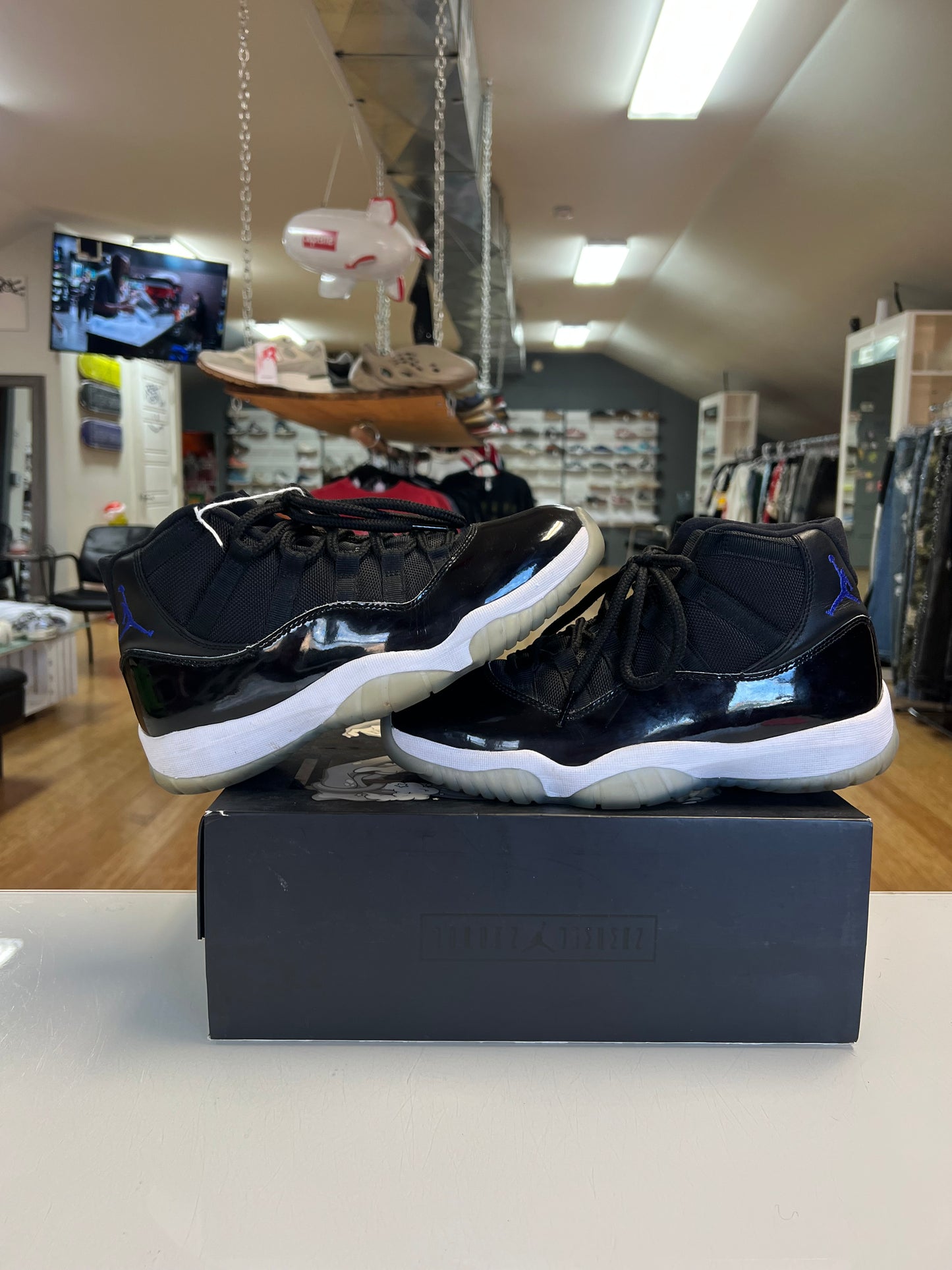 Jordan 11 Space Jam 2016