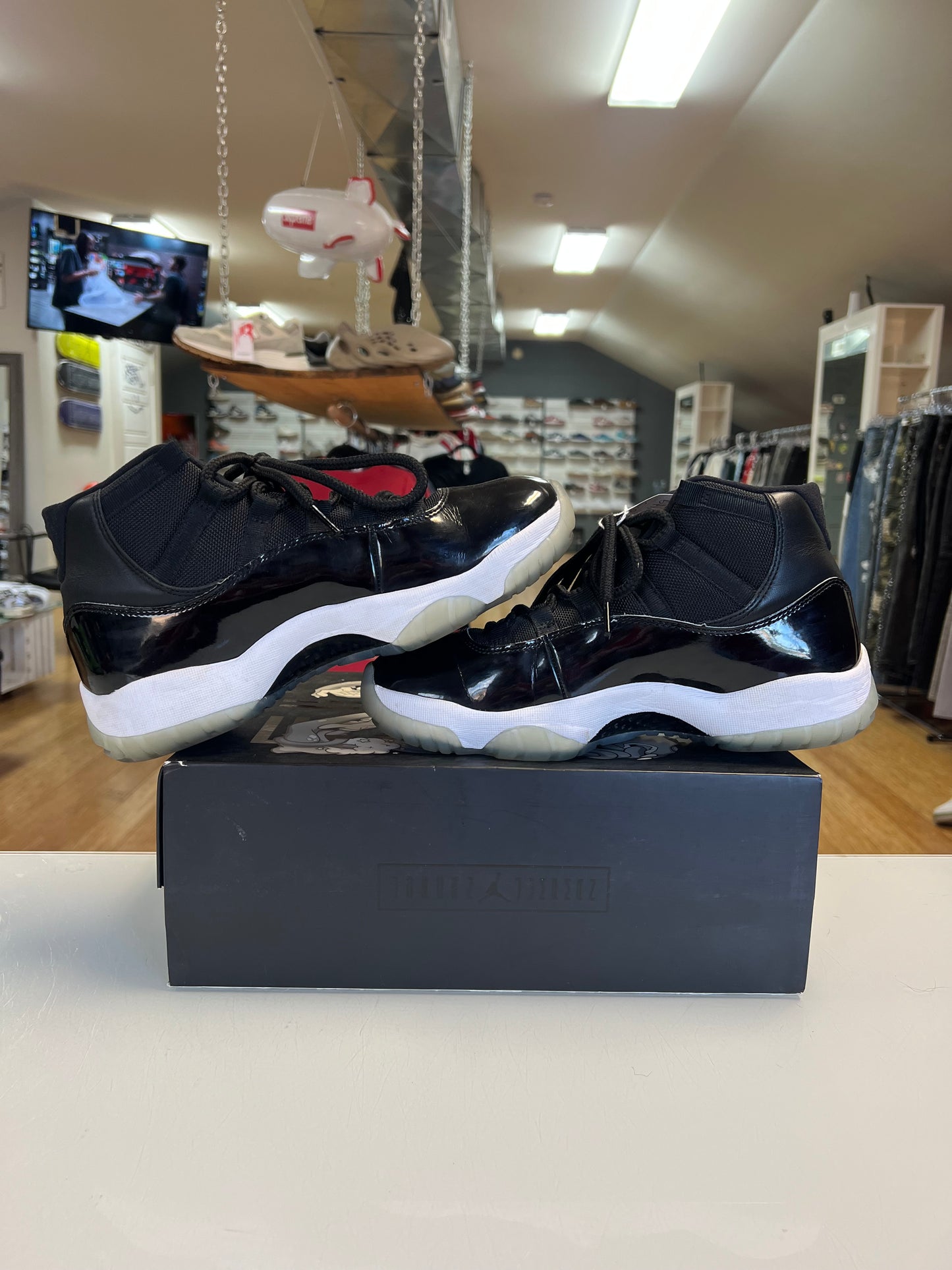 Jordan 11 Space Jam 2016
