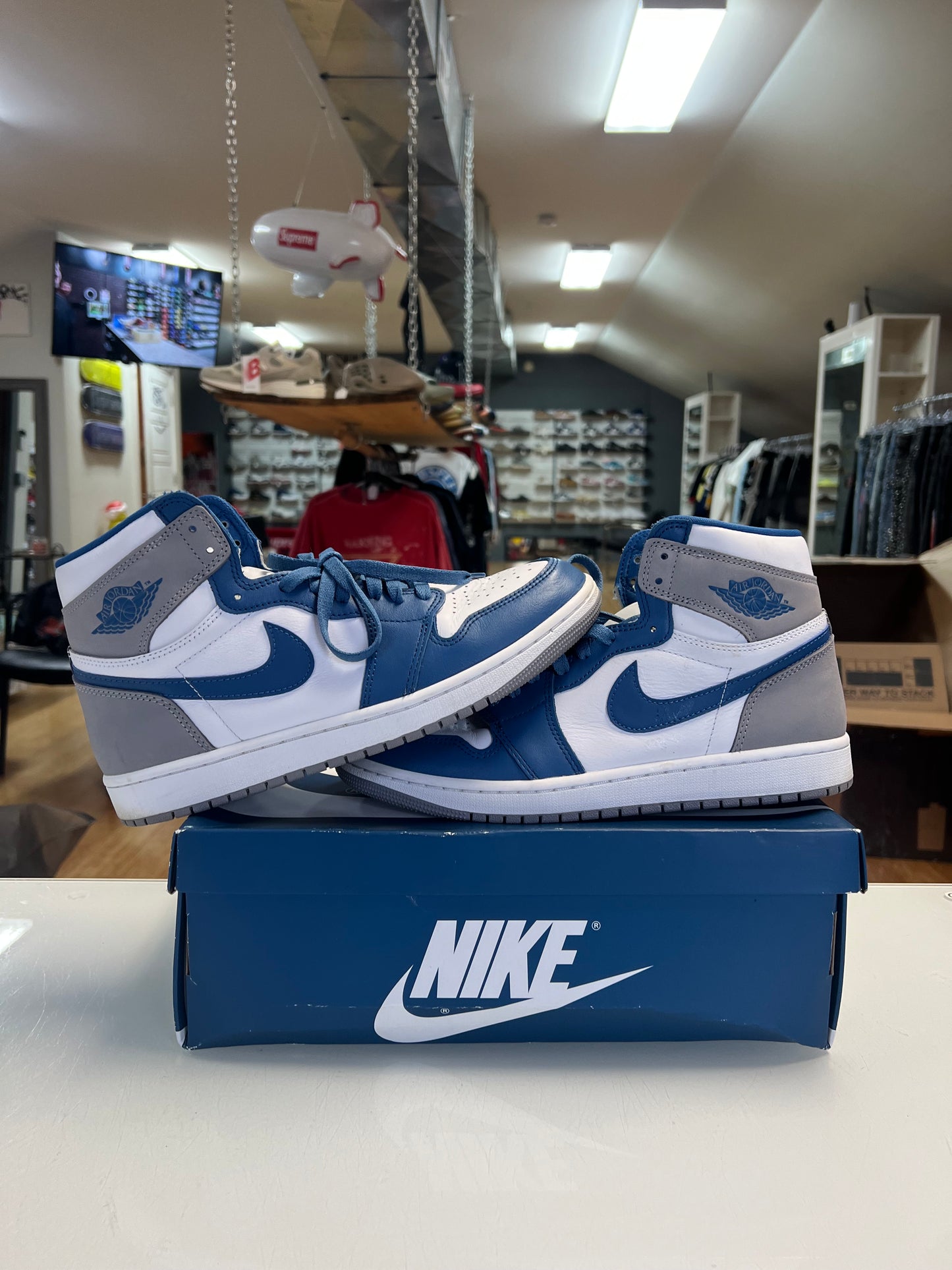 Jordan 1 True Blue