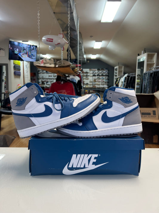 Jordan 1 True Blue