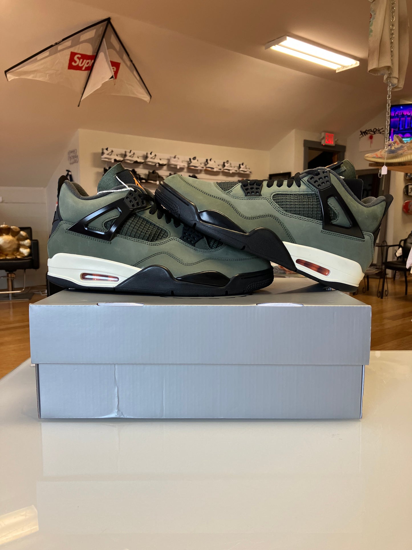 Jordan 4 Undefeated