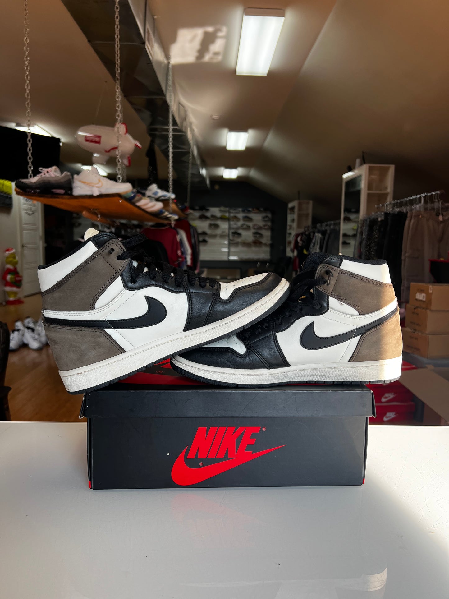 Jordan 1 Mocha