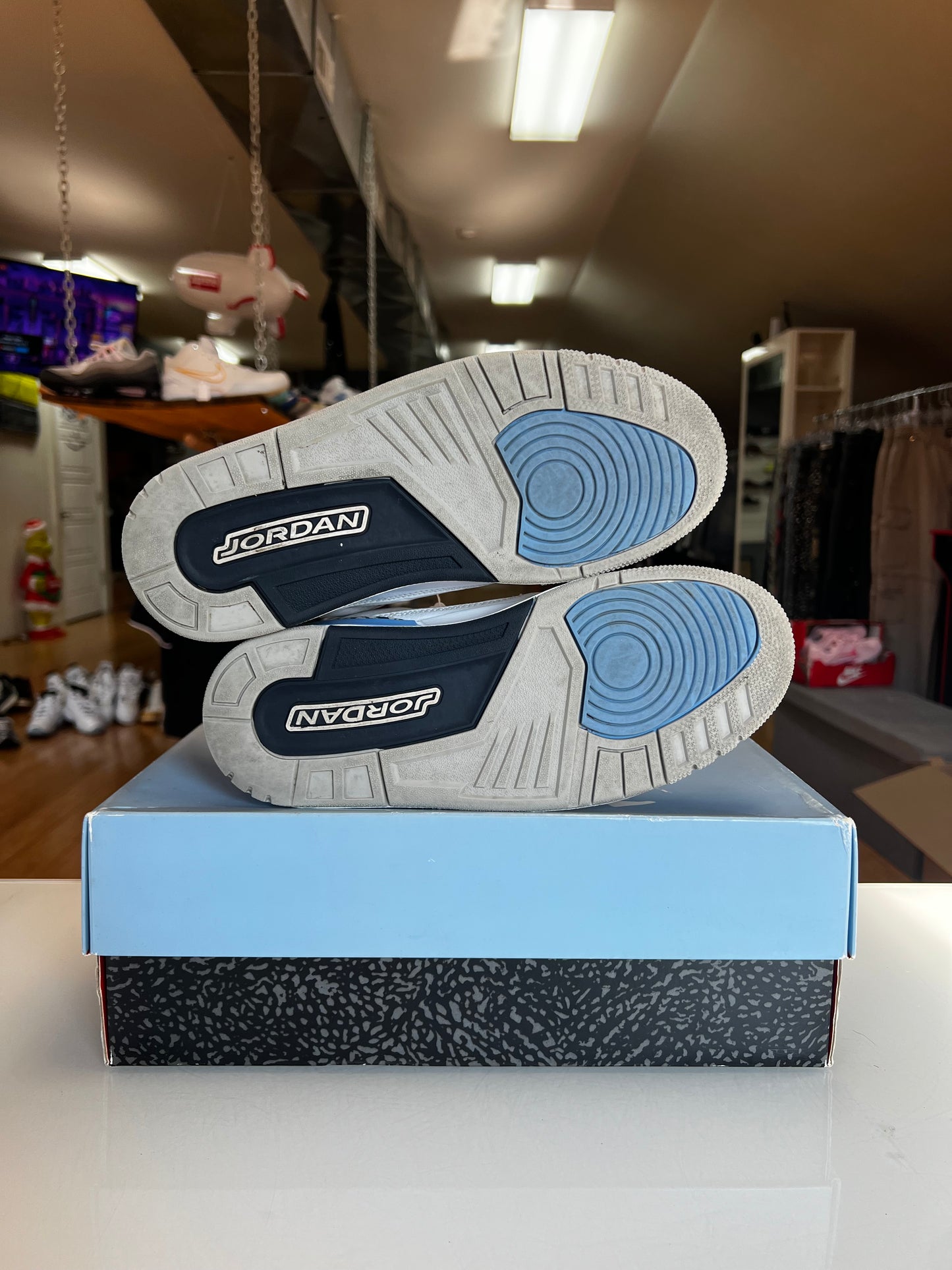 Jordan 3 UNC