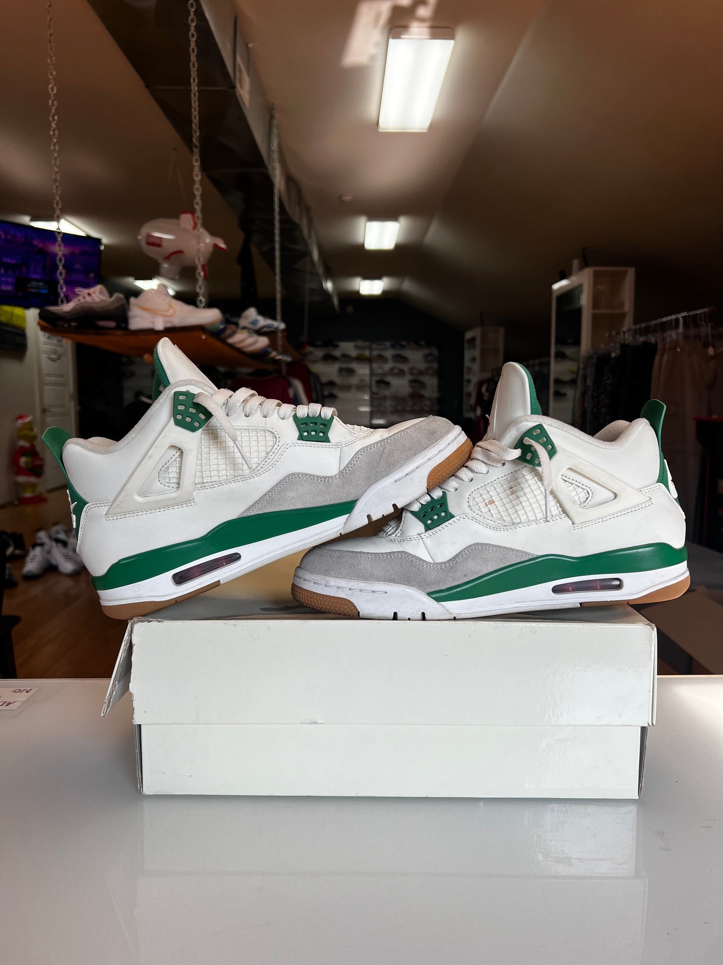 Jordan 4 SB Pine Green