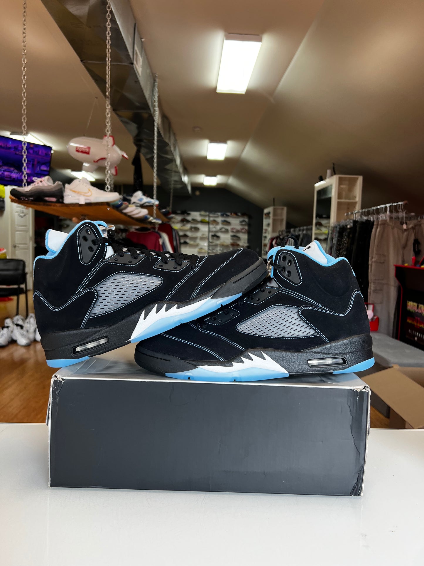 Jordan 5 University Blue