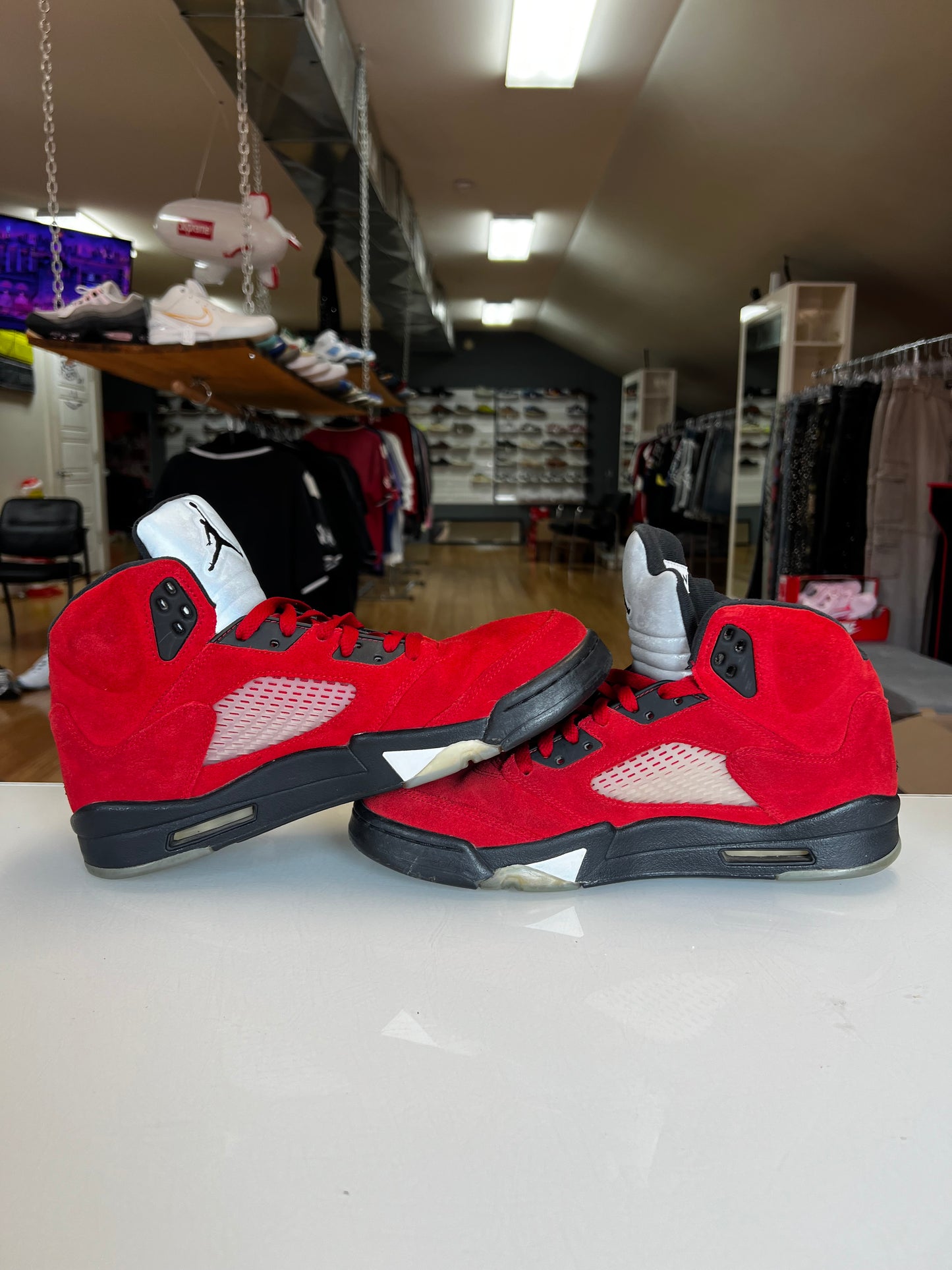 Jordan 5 Raging Bull