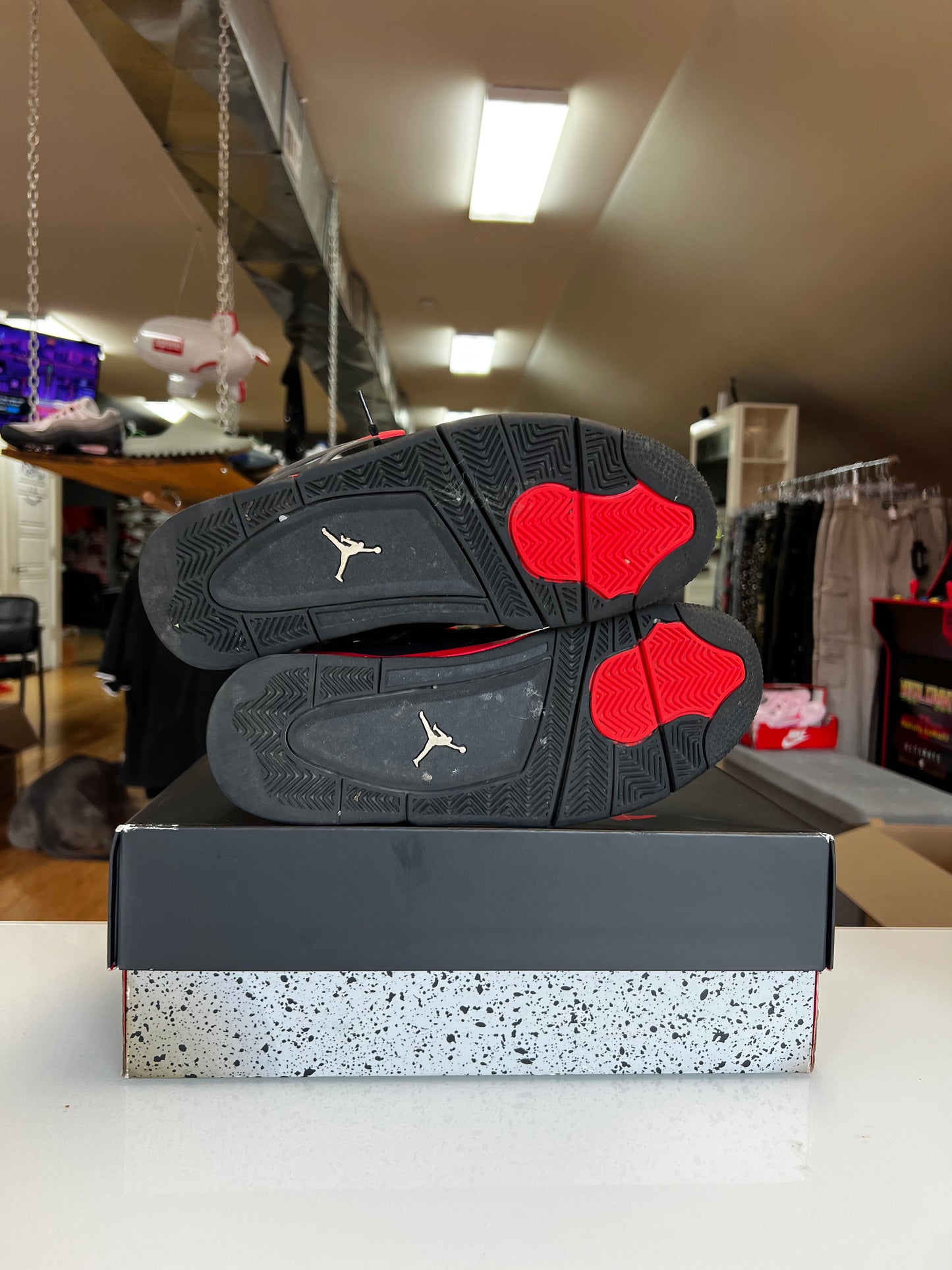 Jordan 4 Red Thunder