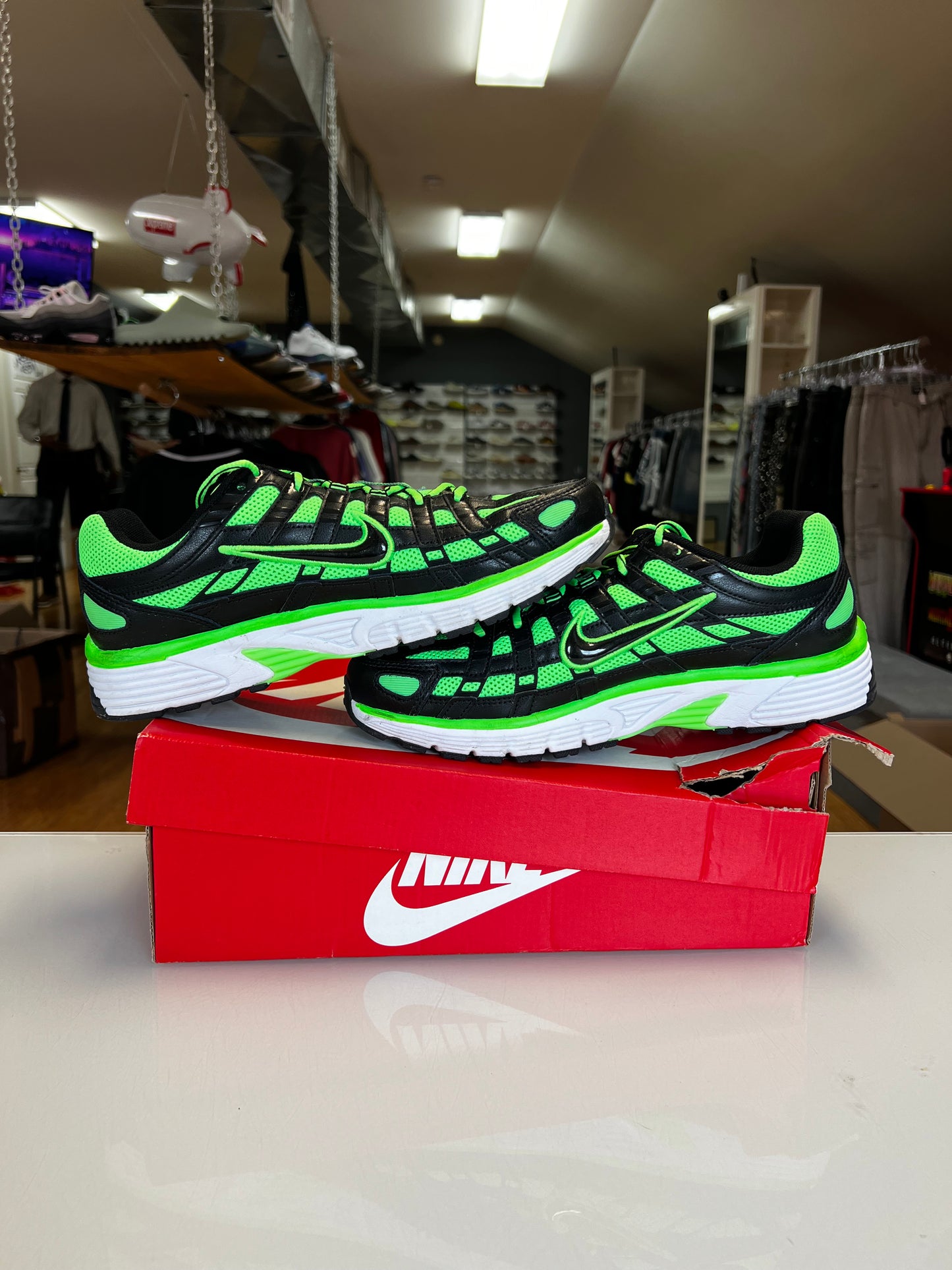 Nike 9-6000 Green Strike
