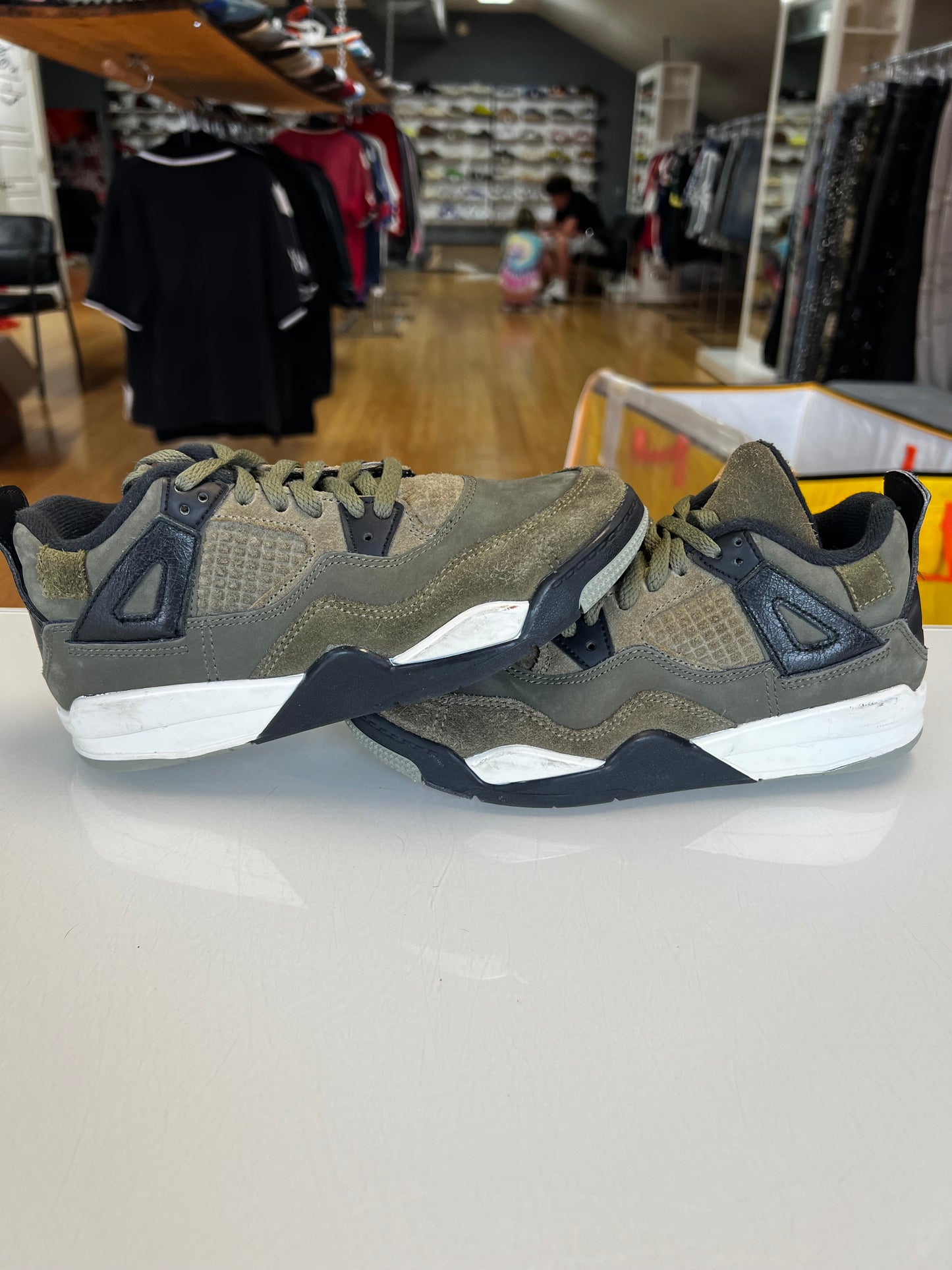 Jordan 4 Olive