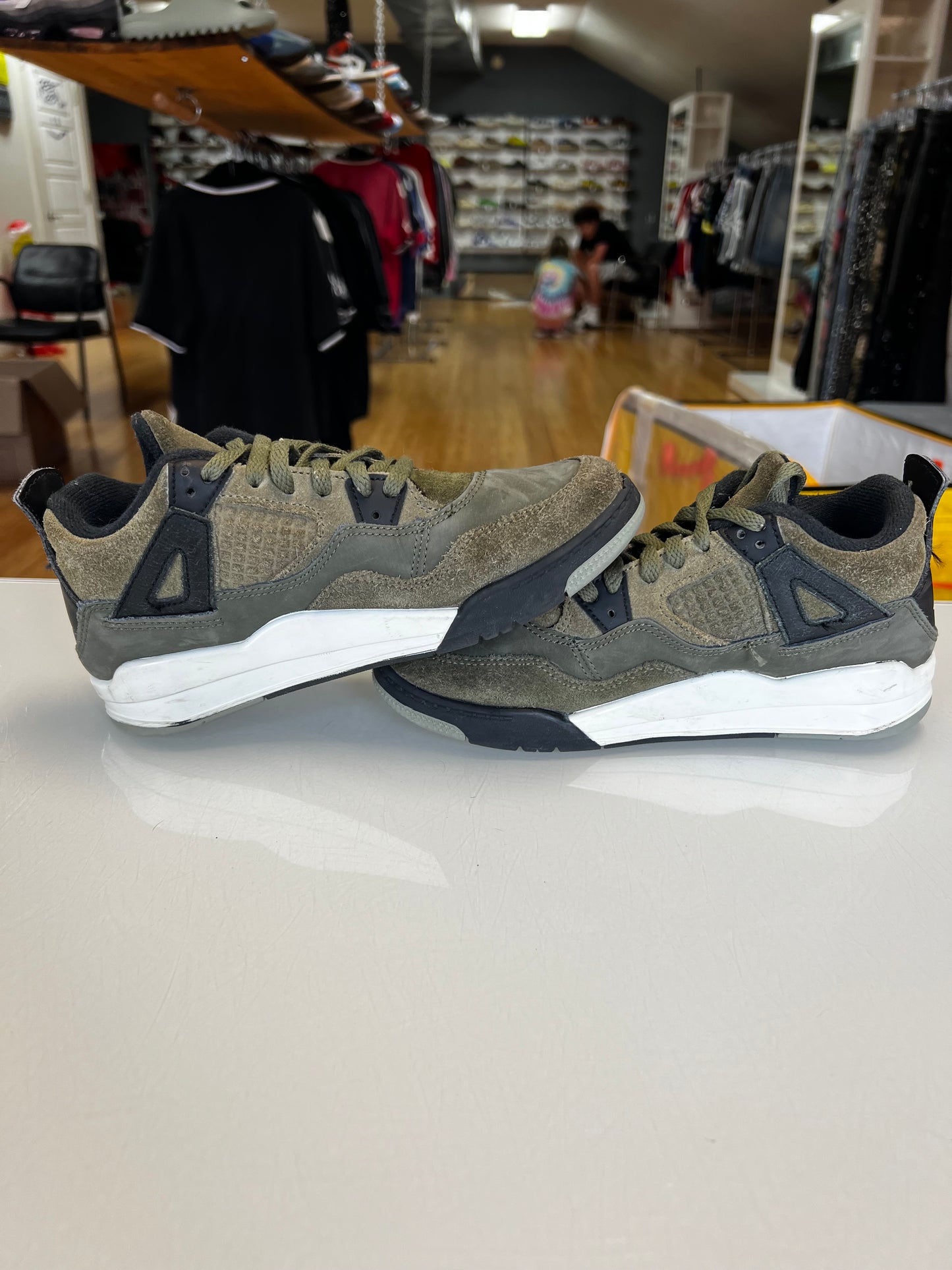 Jordan 4 Olive