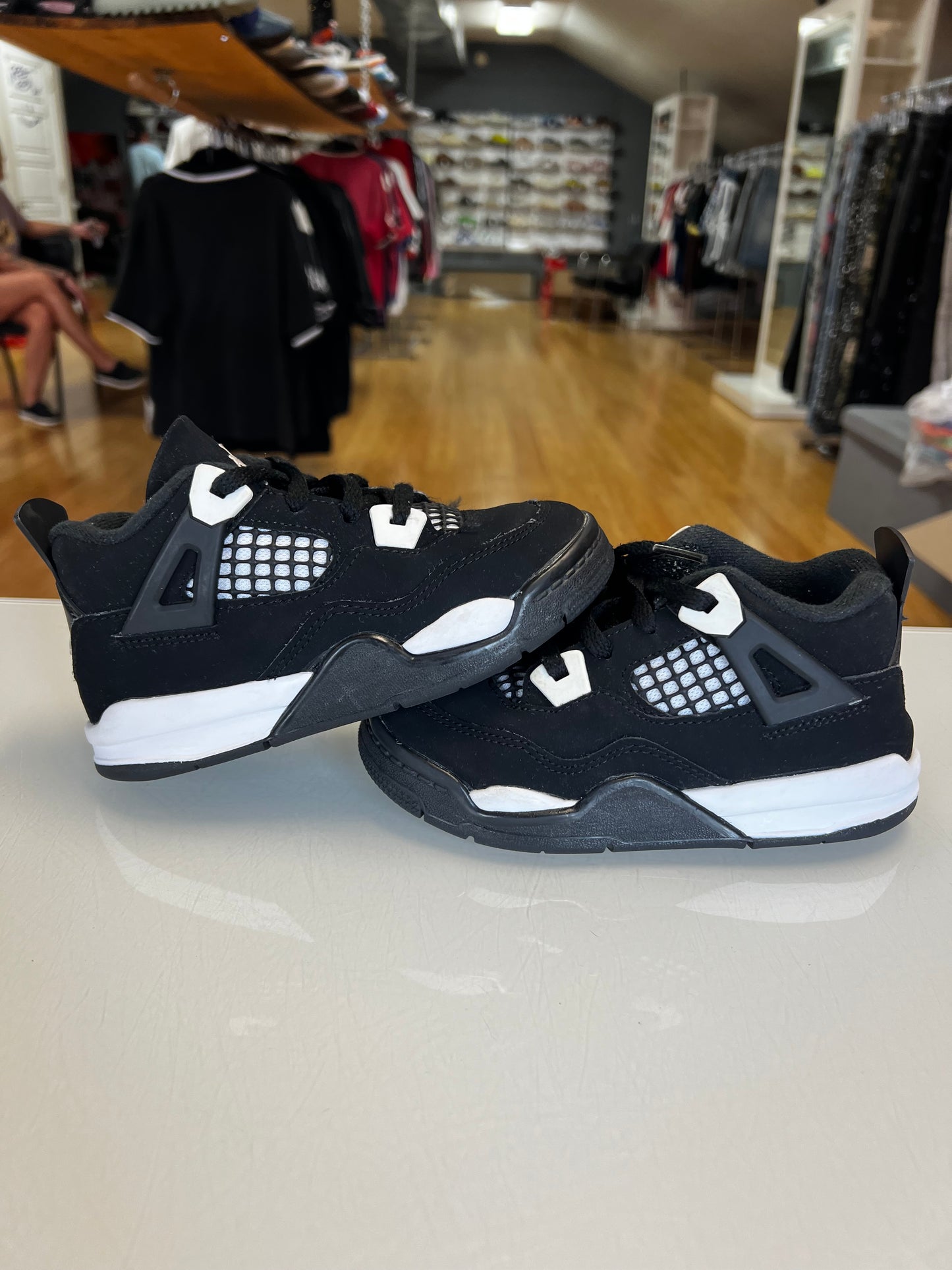 Jordan 4 White Thunder