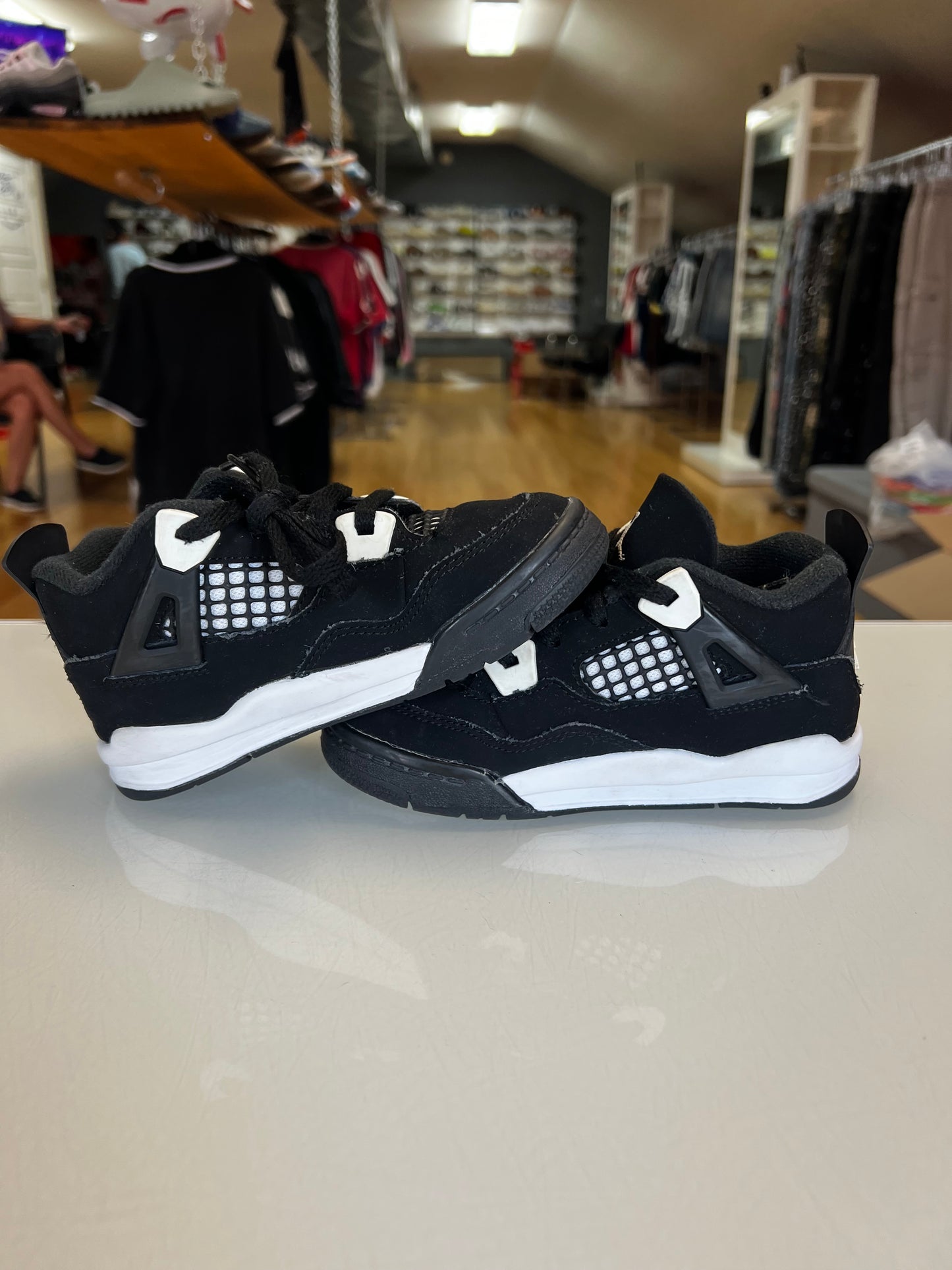 Jordan 4 White Thunder