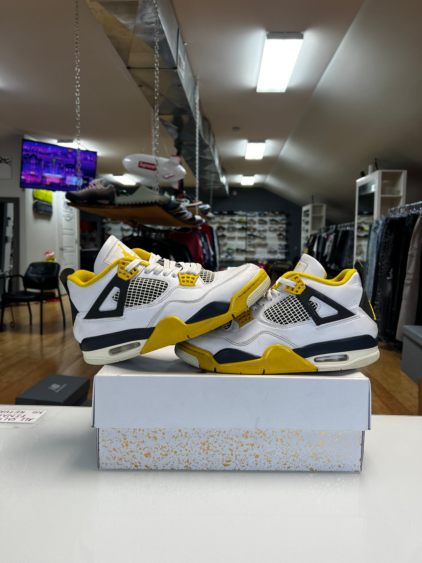 Jordan 4 Sulfur