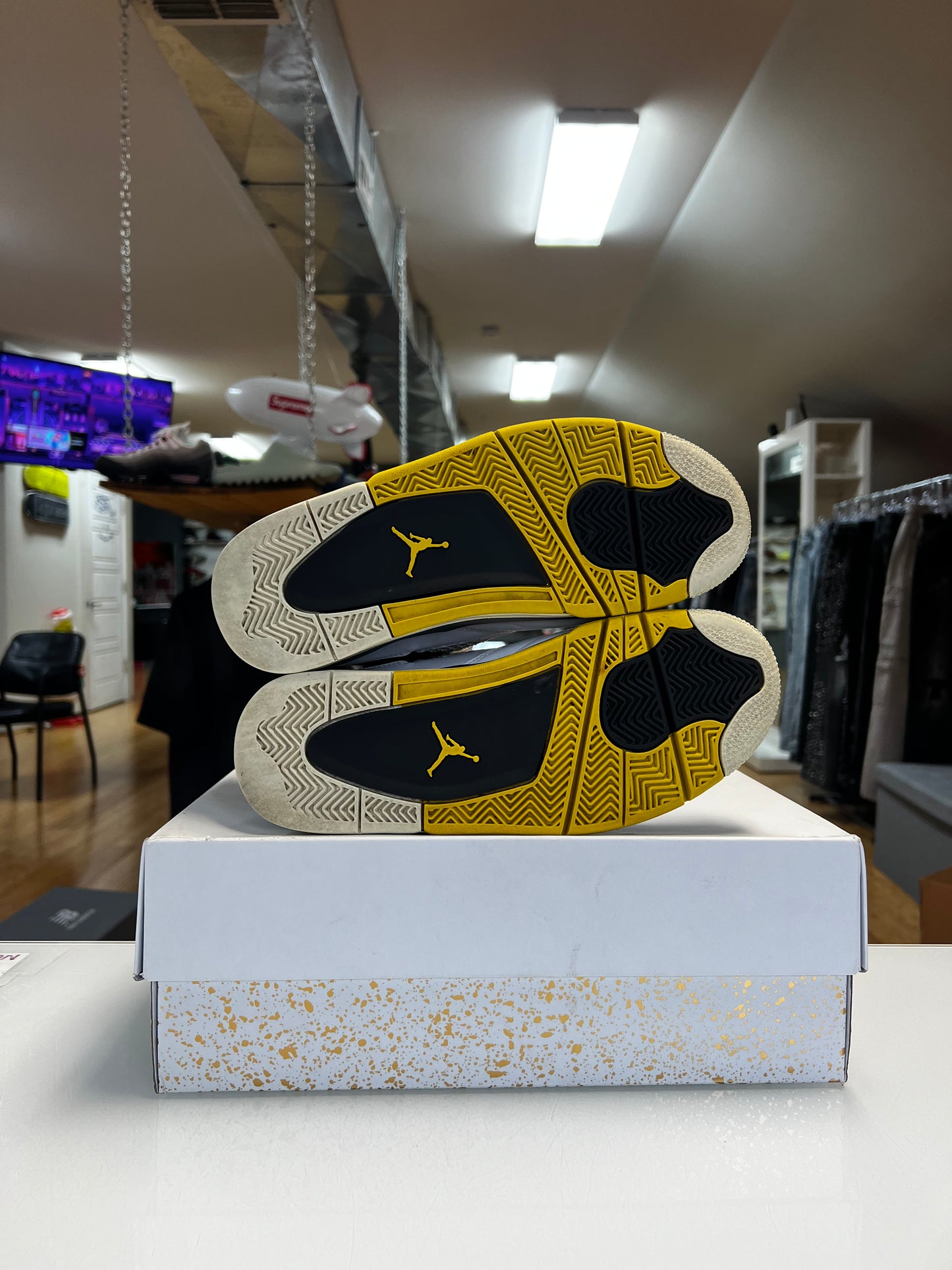Jordan 4 Sulfur