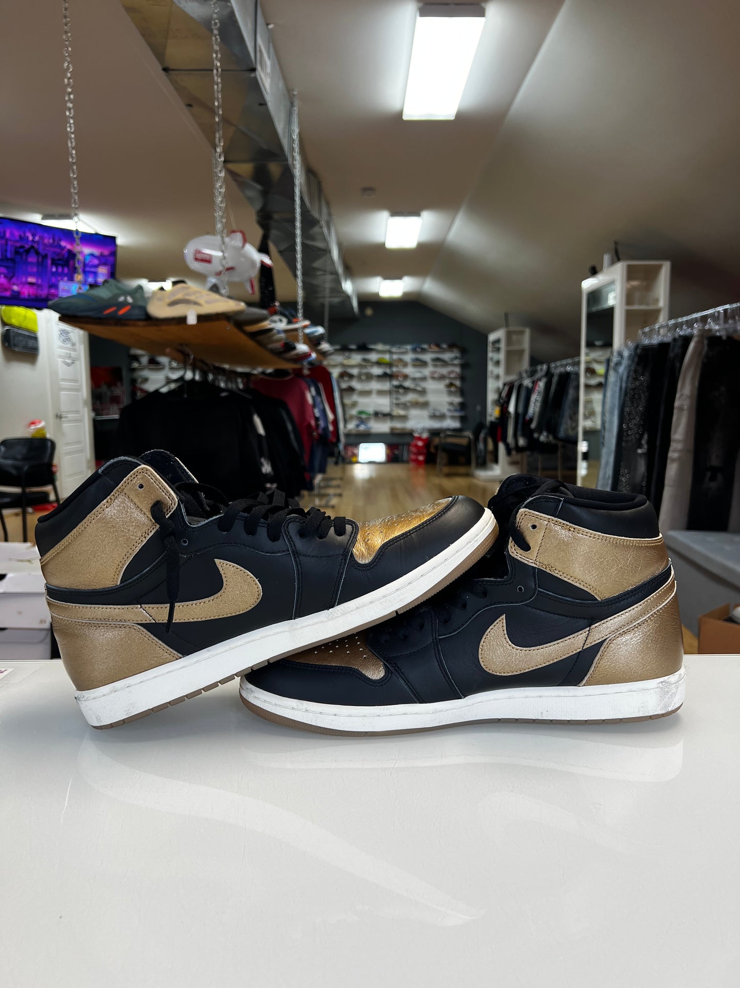 Jordan 1 Metallic Gold