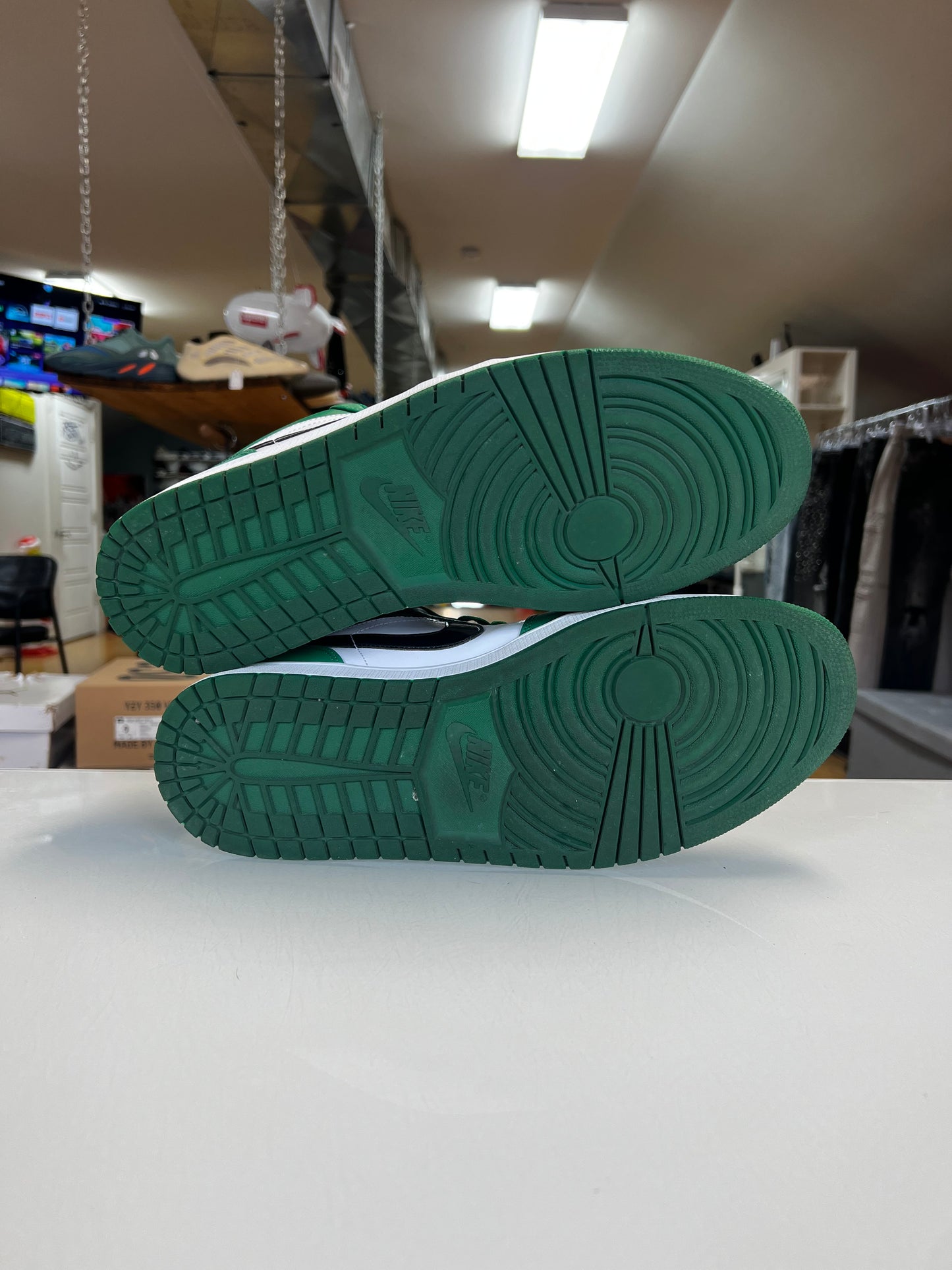 Jordan 1 Pine Green