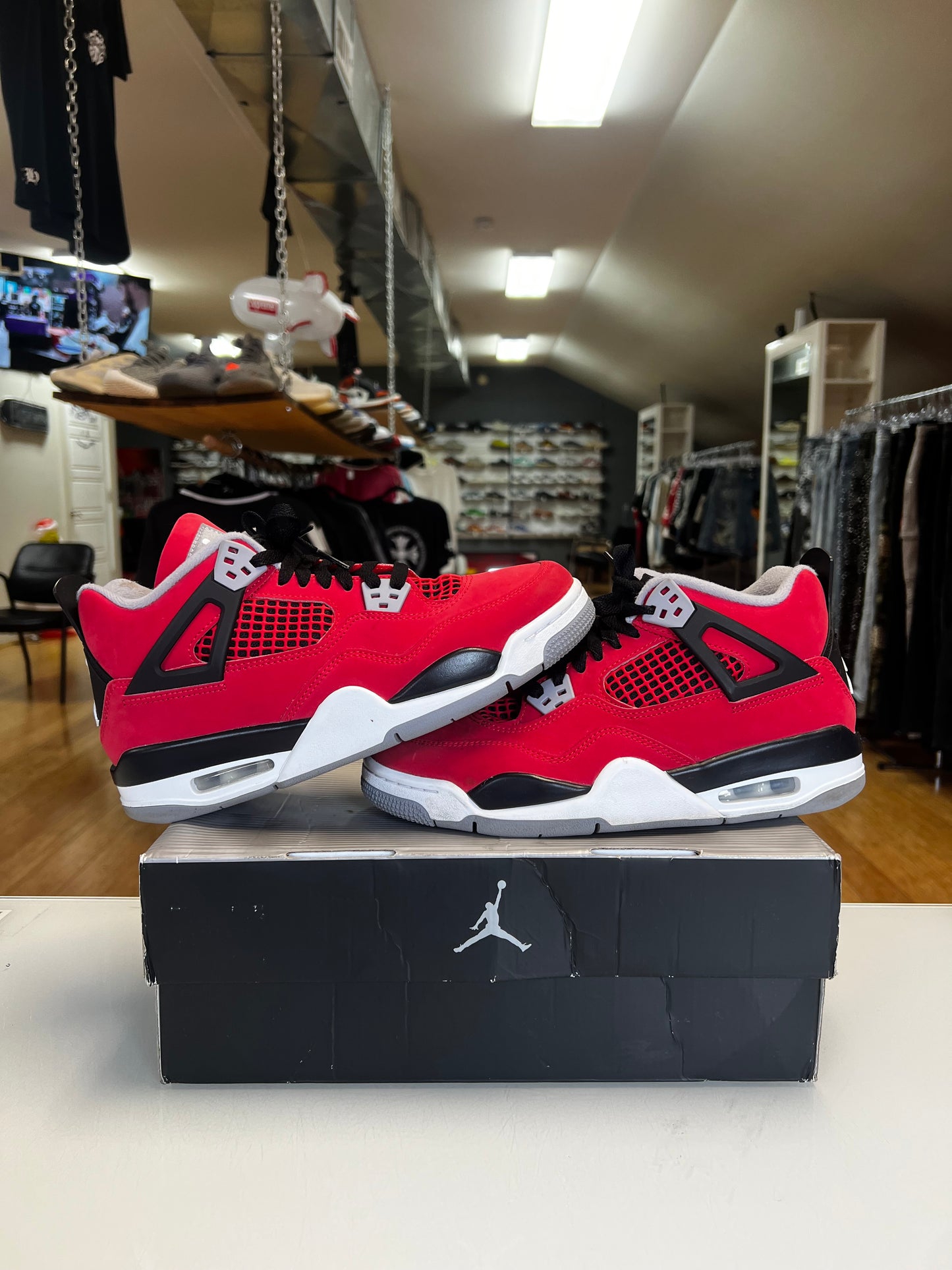 Jordan 4 Toro Bravo