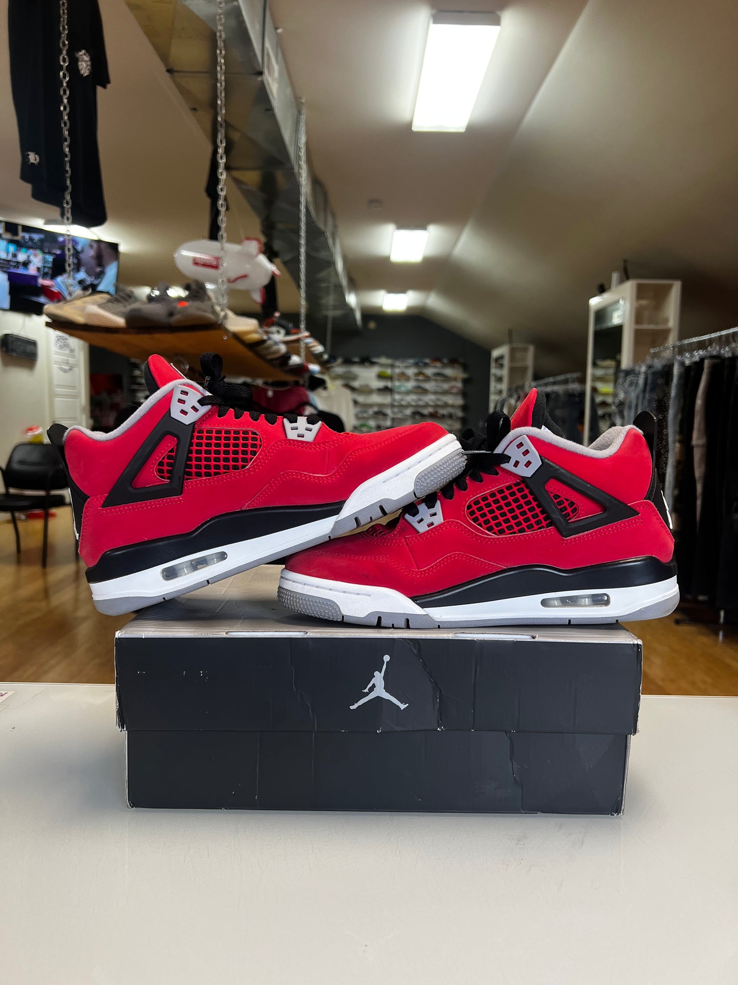 Jordan 4 Toro Bravo