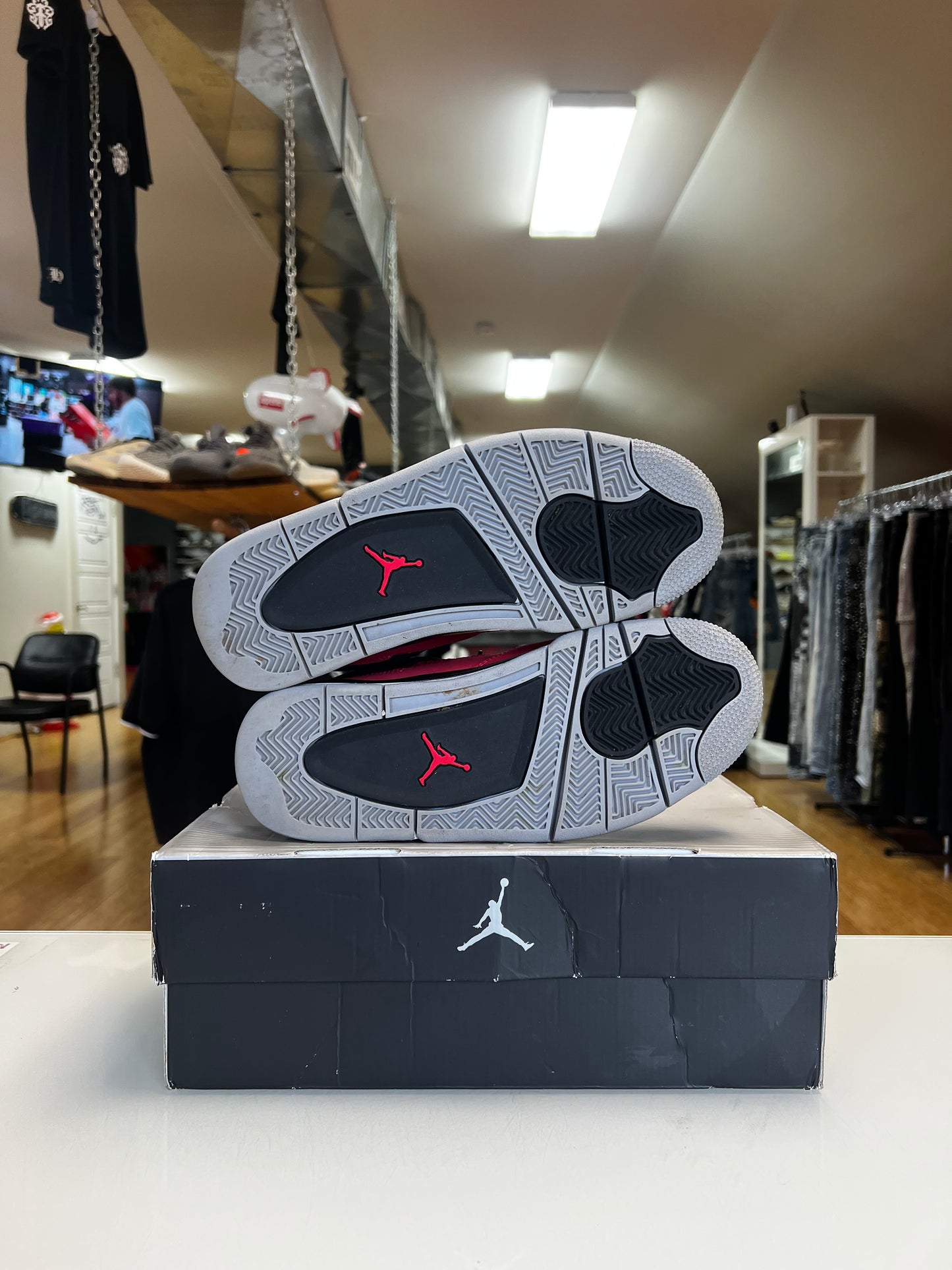 Jordan 4 Toro Bravo