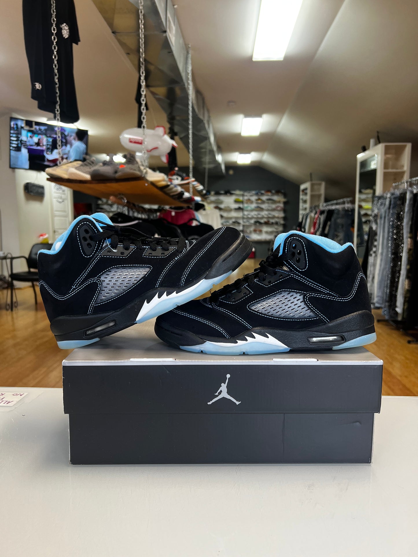 Jordan 5 University Blue