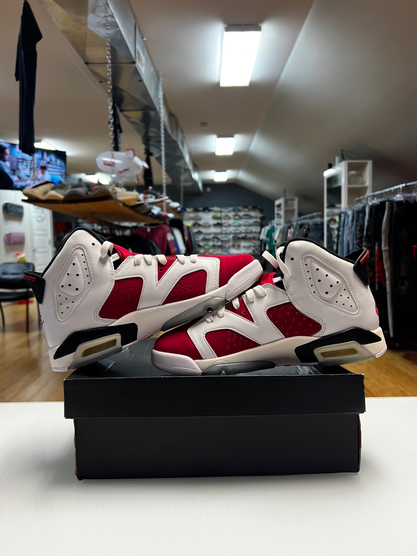 Jordan 6 Carmine