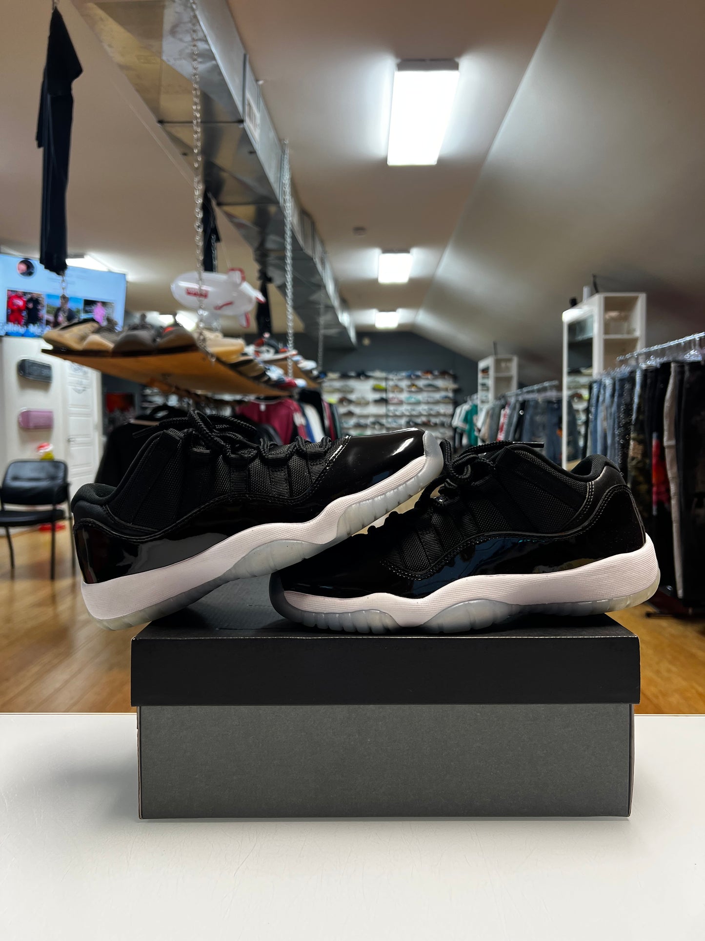 Jordan 11 Low Space Jam