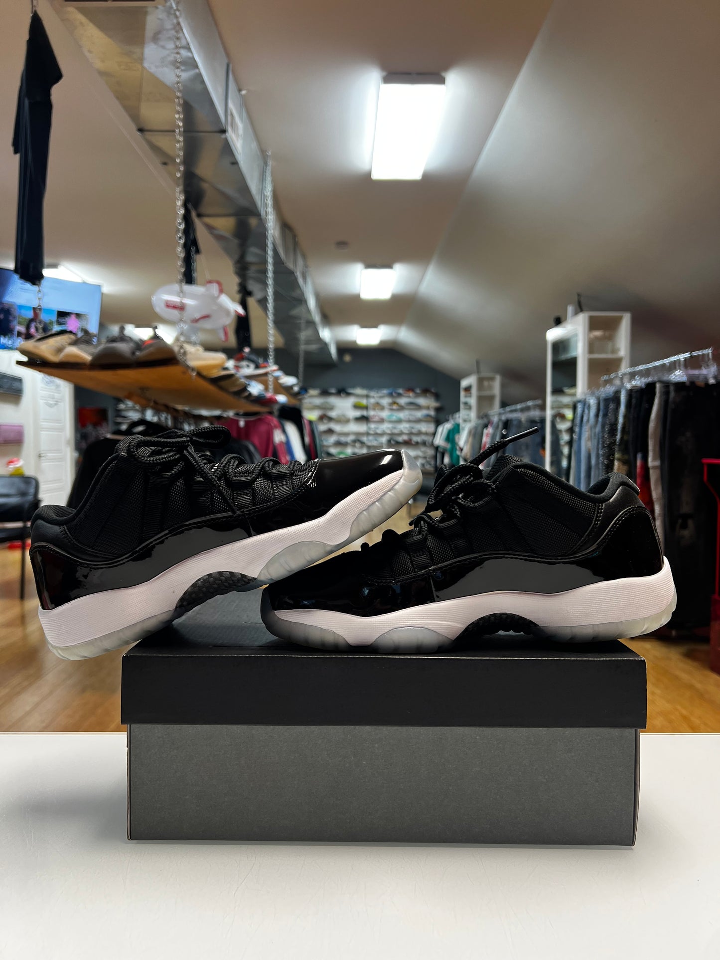 Jordan 11 Low Space Jam