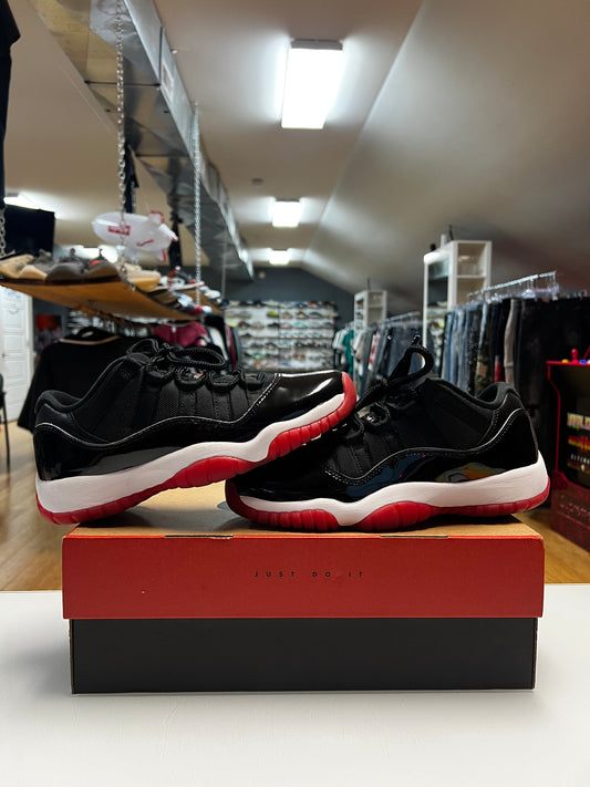 Jordan 11 Low Bred
