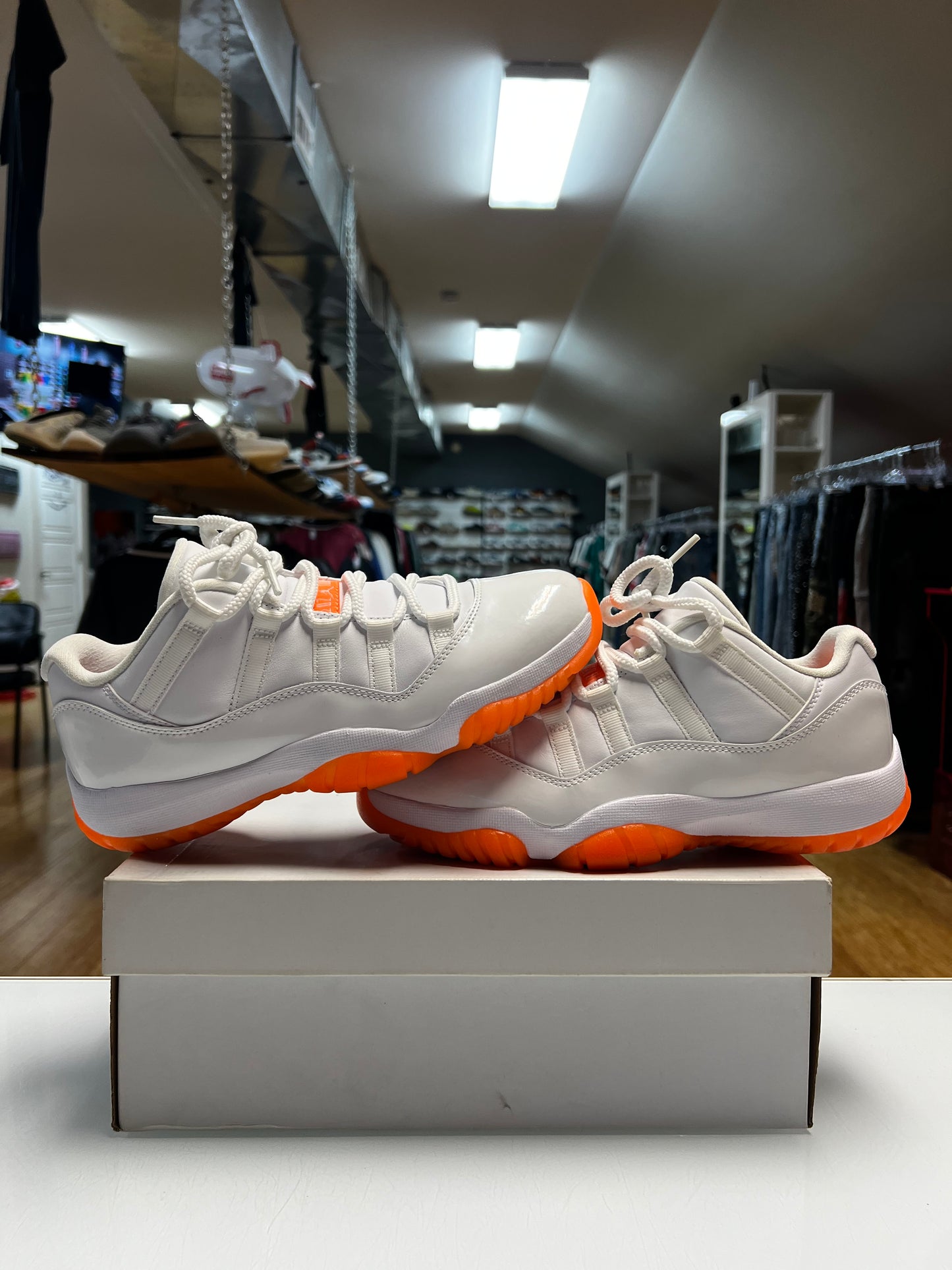 Jordan 11 Low Citrus