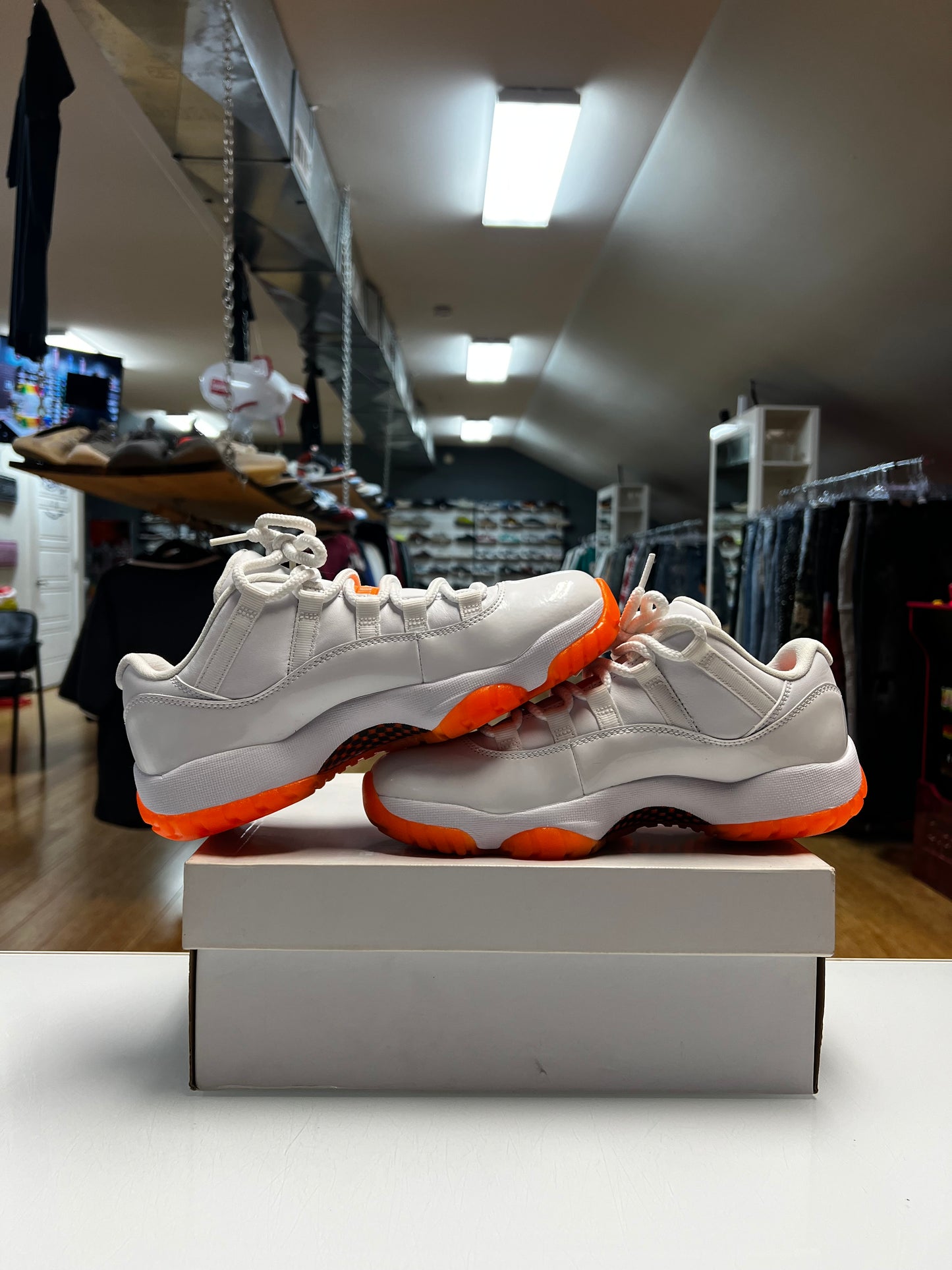 Jordan 11 Low Citrus