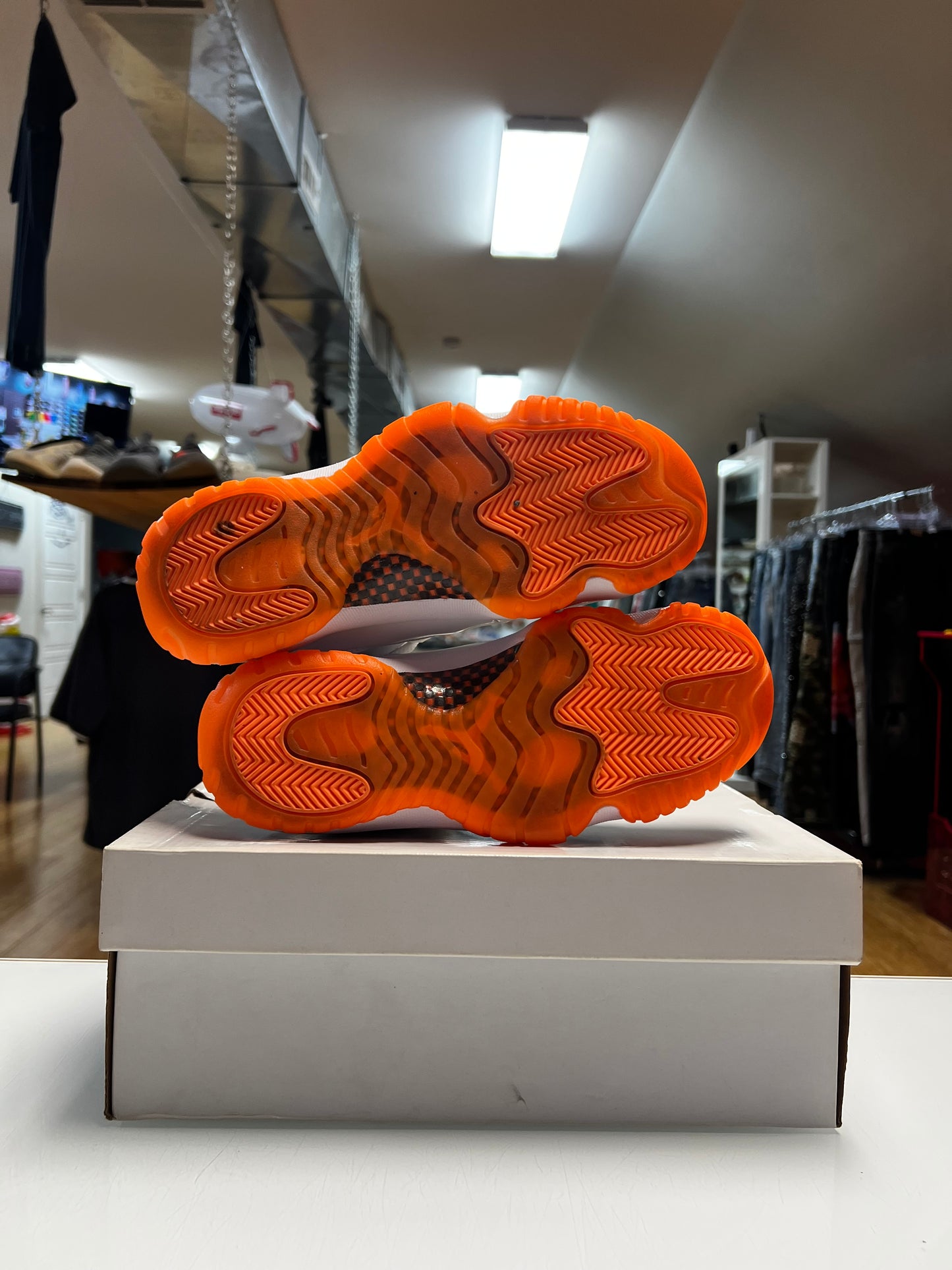 Jordan 11 Low Citrus